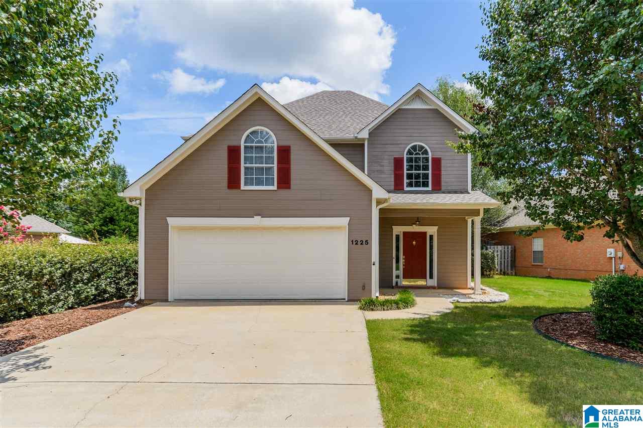 1226 Amberley Woods Dr