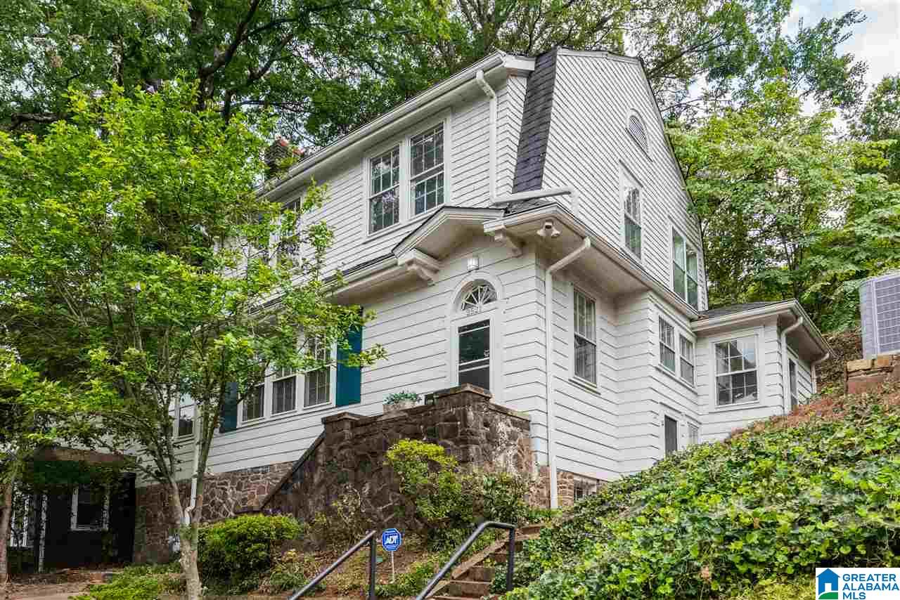 2521 Arlington Cres
