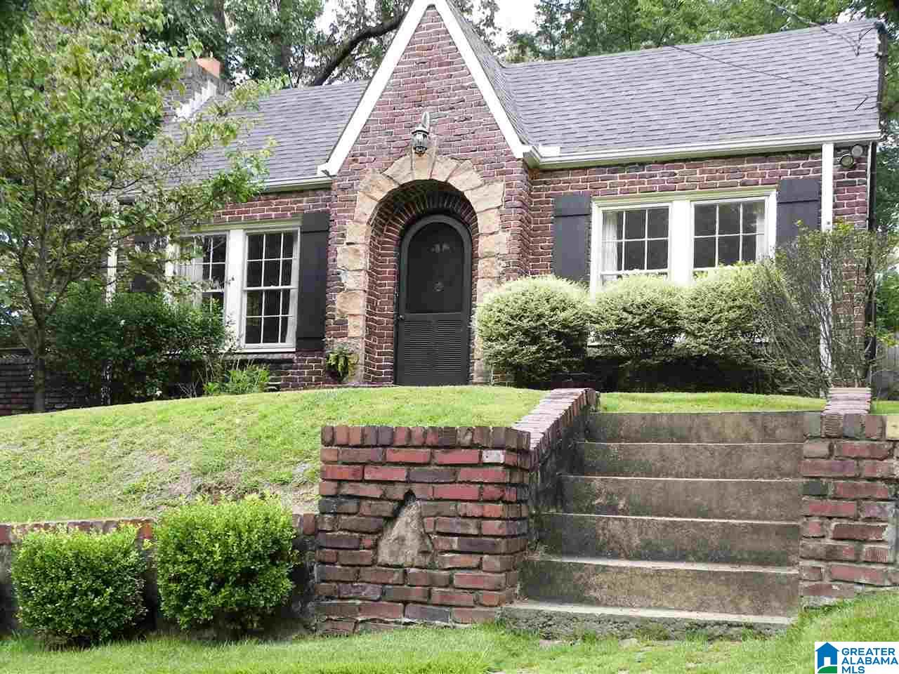 2728 16th Pl S