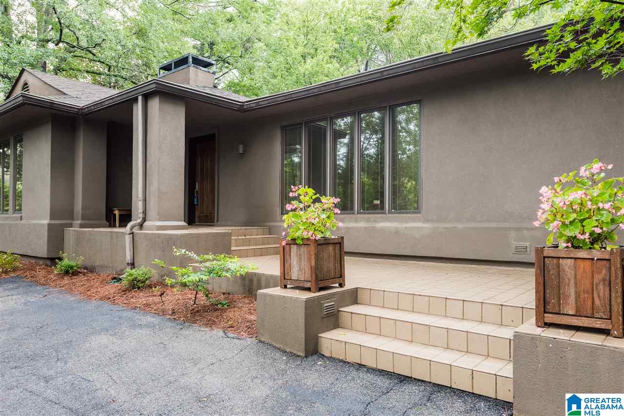 504 Lakeshore Dr