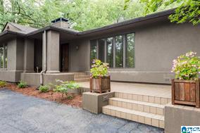 504 LAKESHORE DR