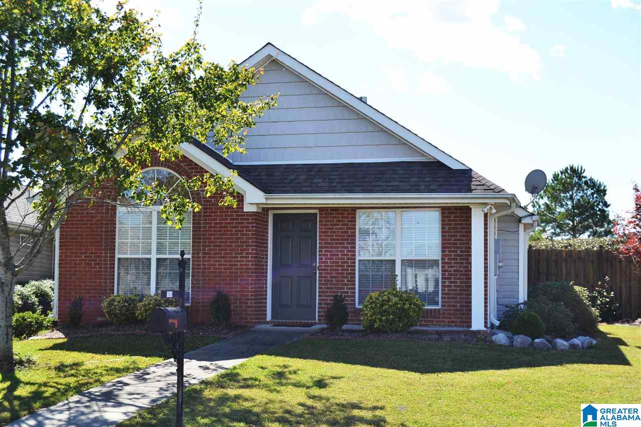 1040 VILLAGE TRL