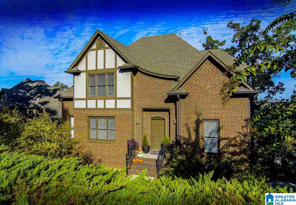 317 DELCRIS CT