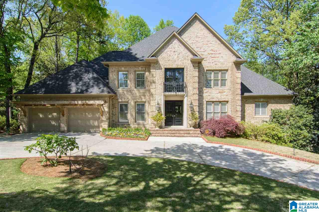 3883 Lockerbie Dr