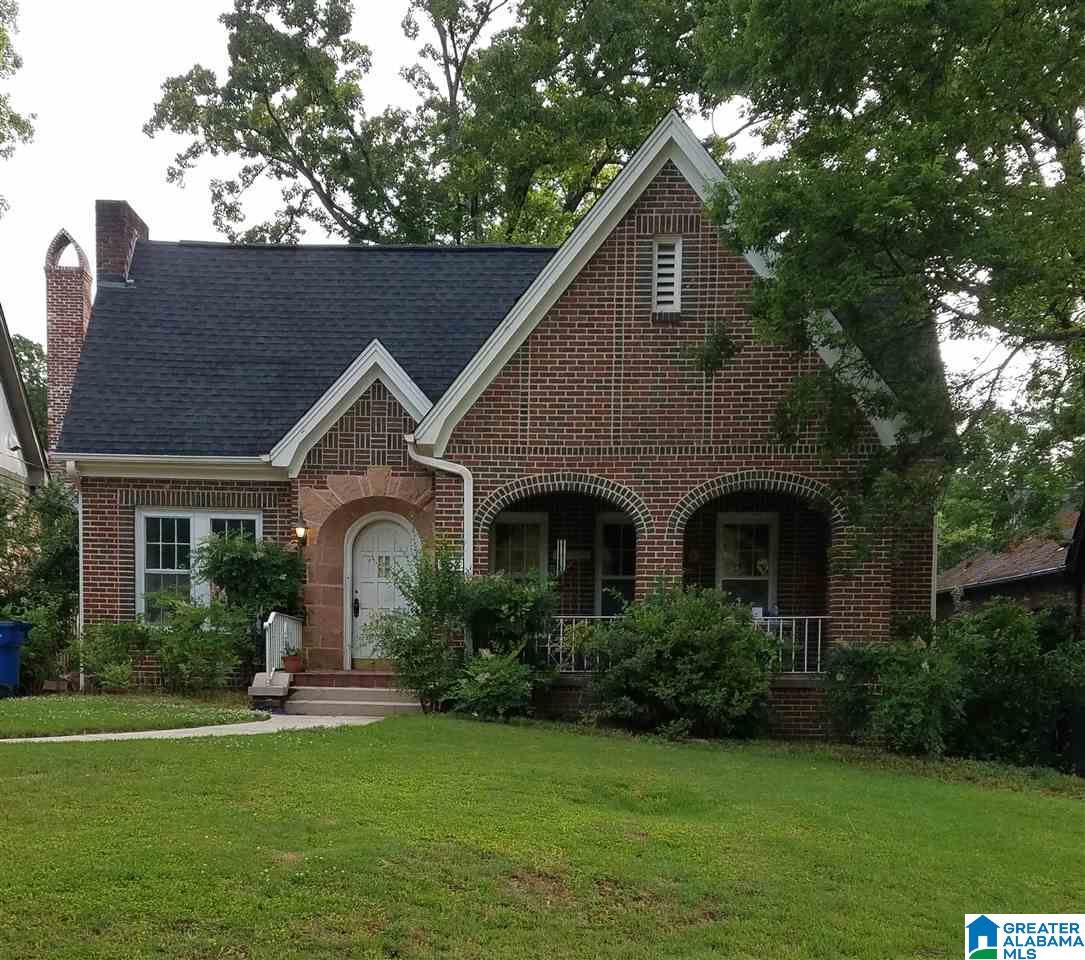 302 English Cir