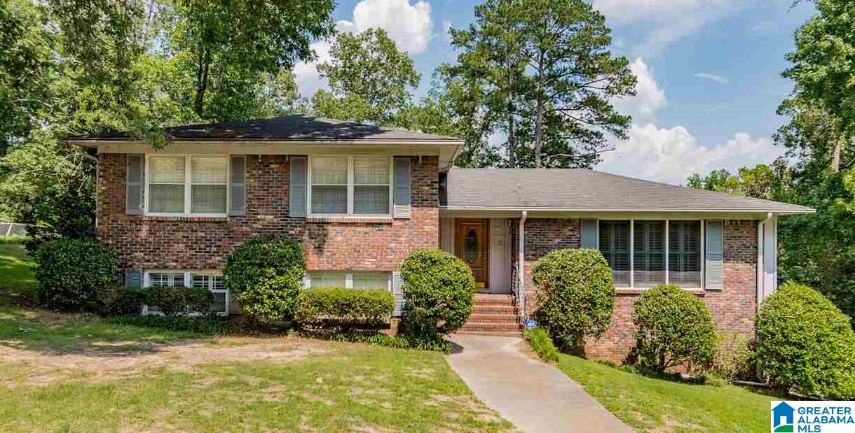 711 Staffordshire Dr