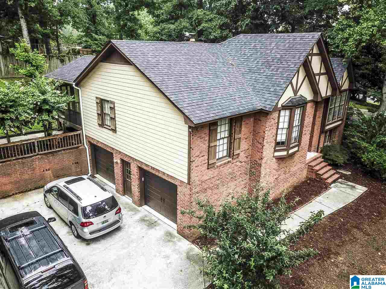 3872 White Oak Dr