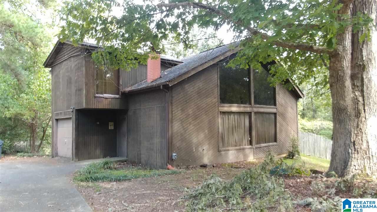 3401 Oakdale Dr