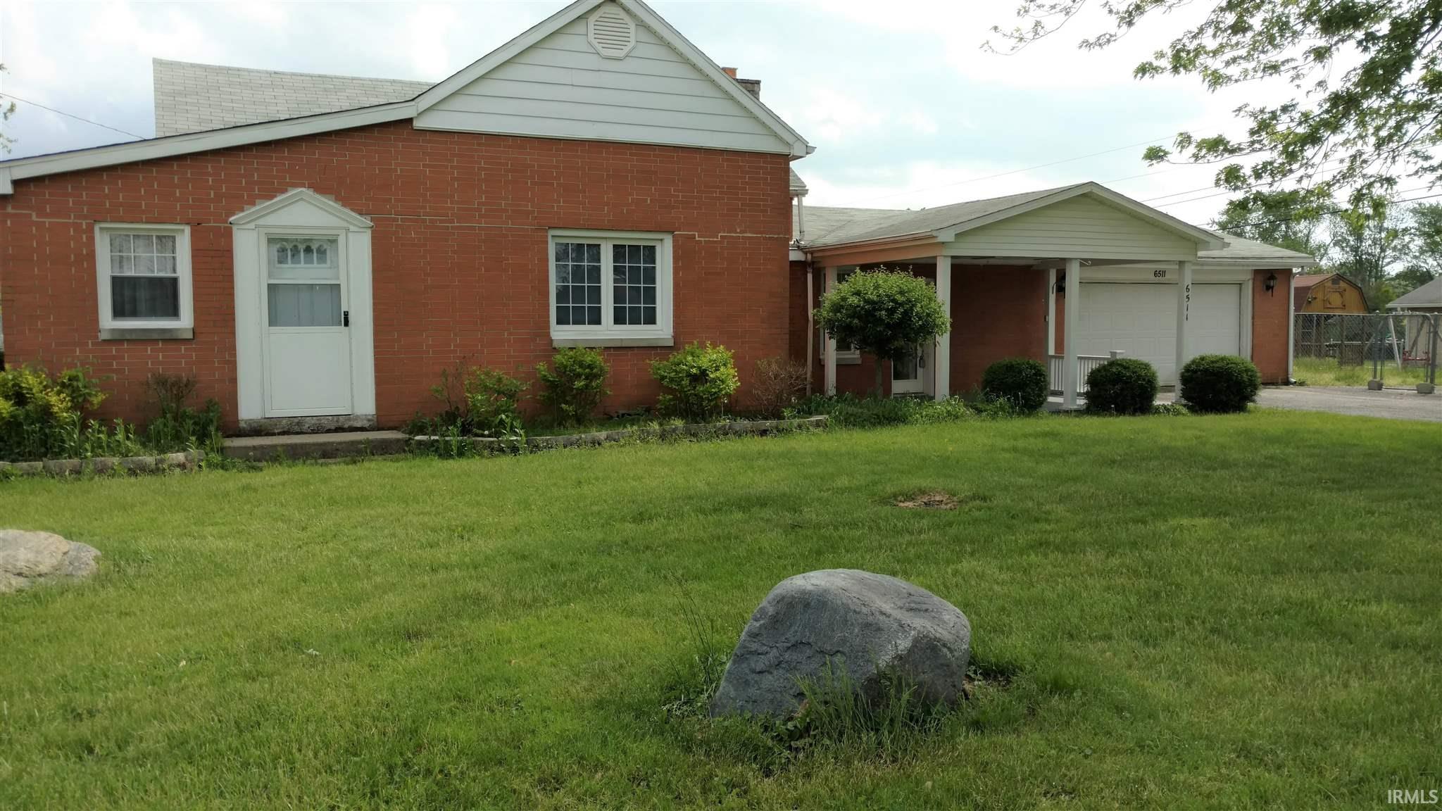 Naomi Eason Re Max Realty One 6511 E Centennial Muncie In