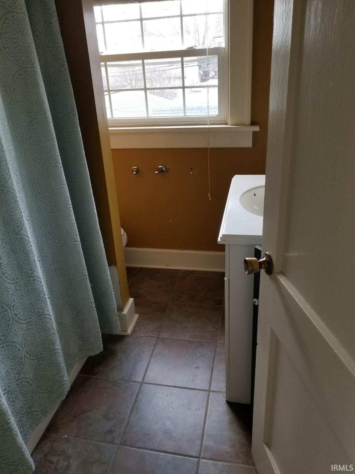 1229 Pemberton
