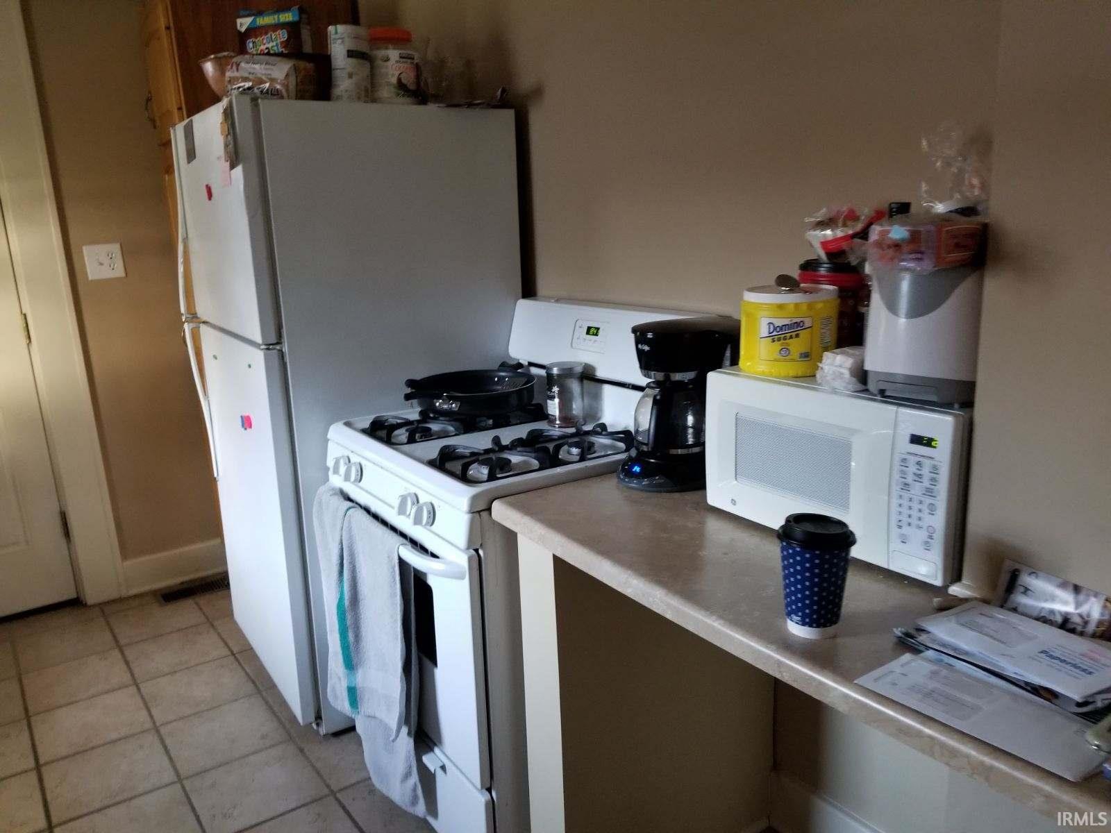 1229 Pemberton