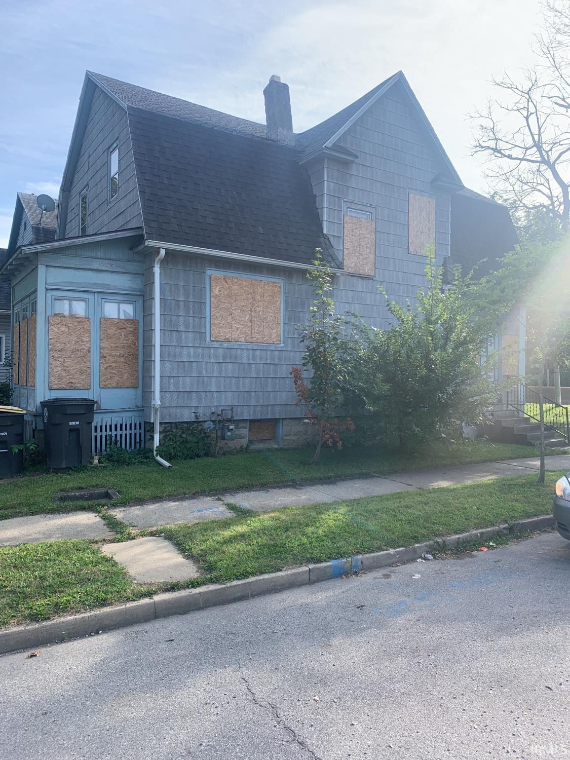 2801 Clinton