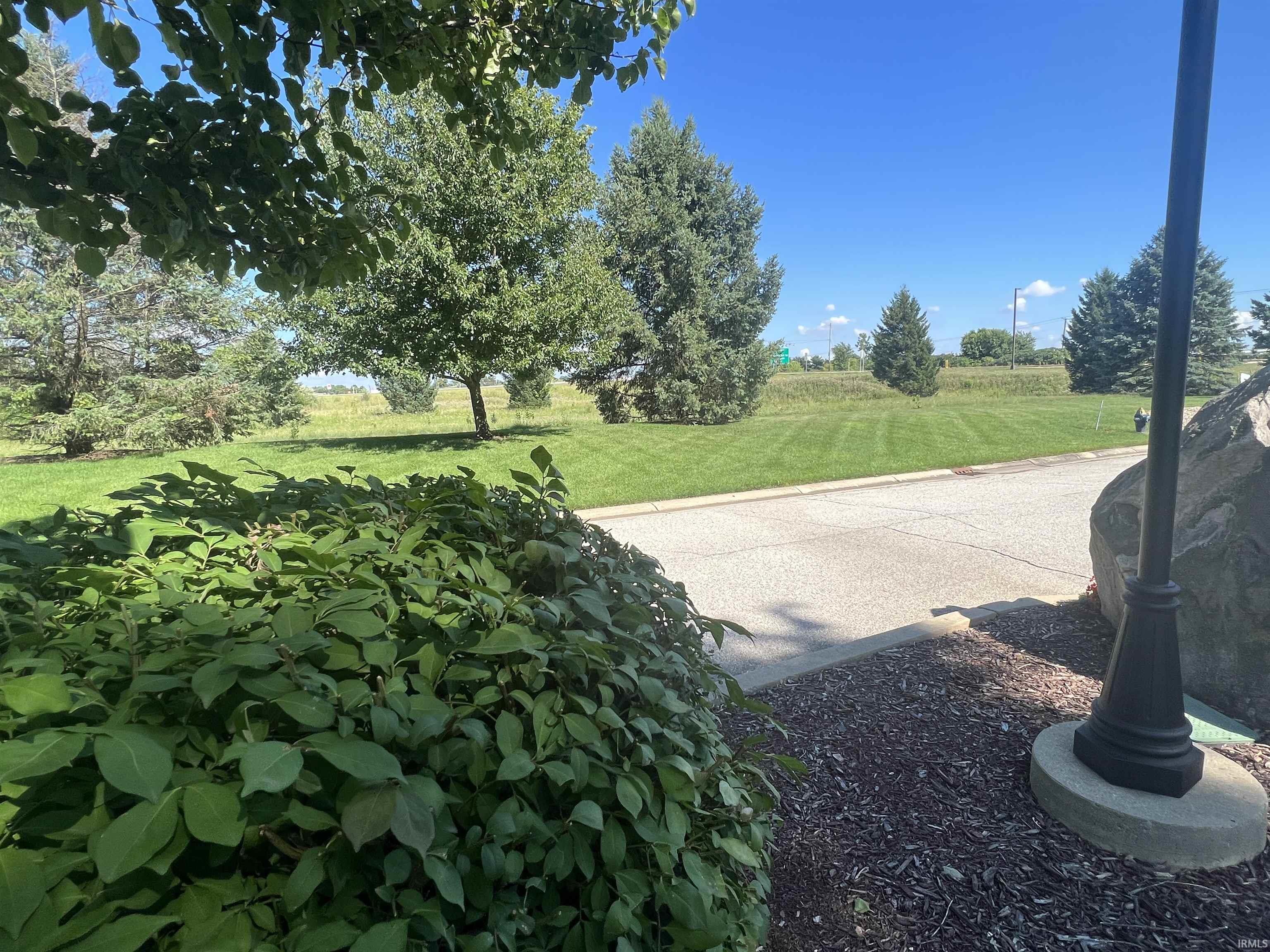 4528 Lake Blackthorn