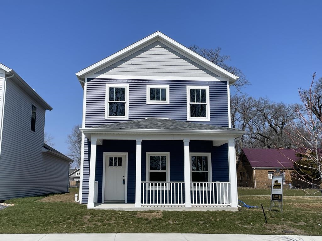 590 Main