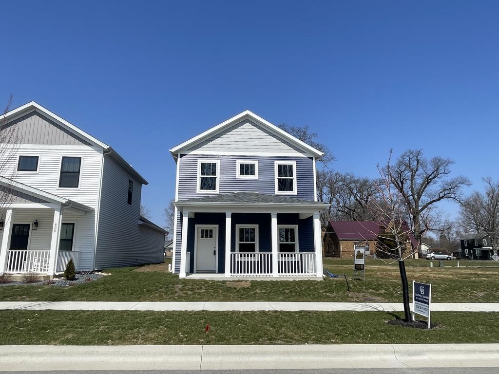 590 Main