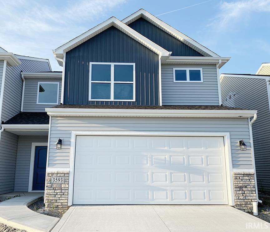 3593 Canal Square