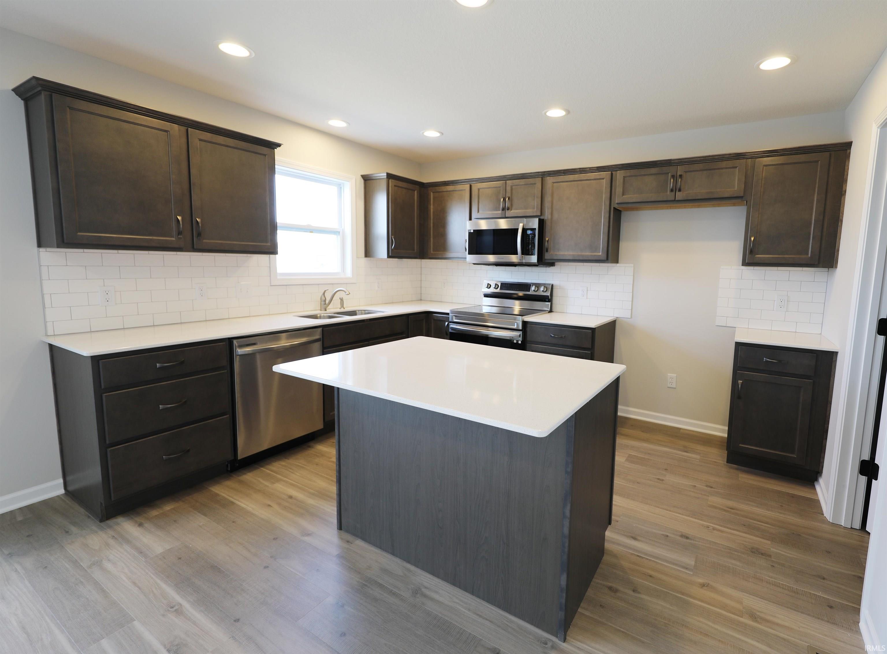 14398 Verona Lakes