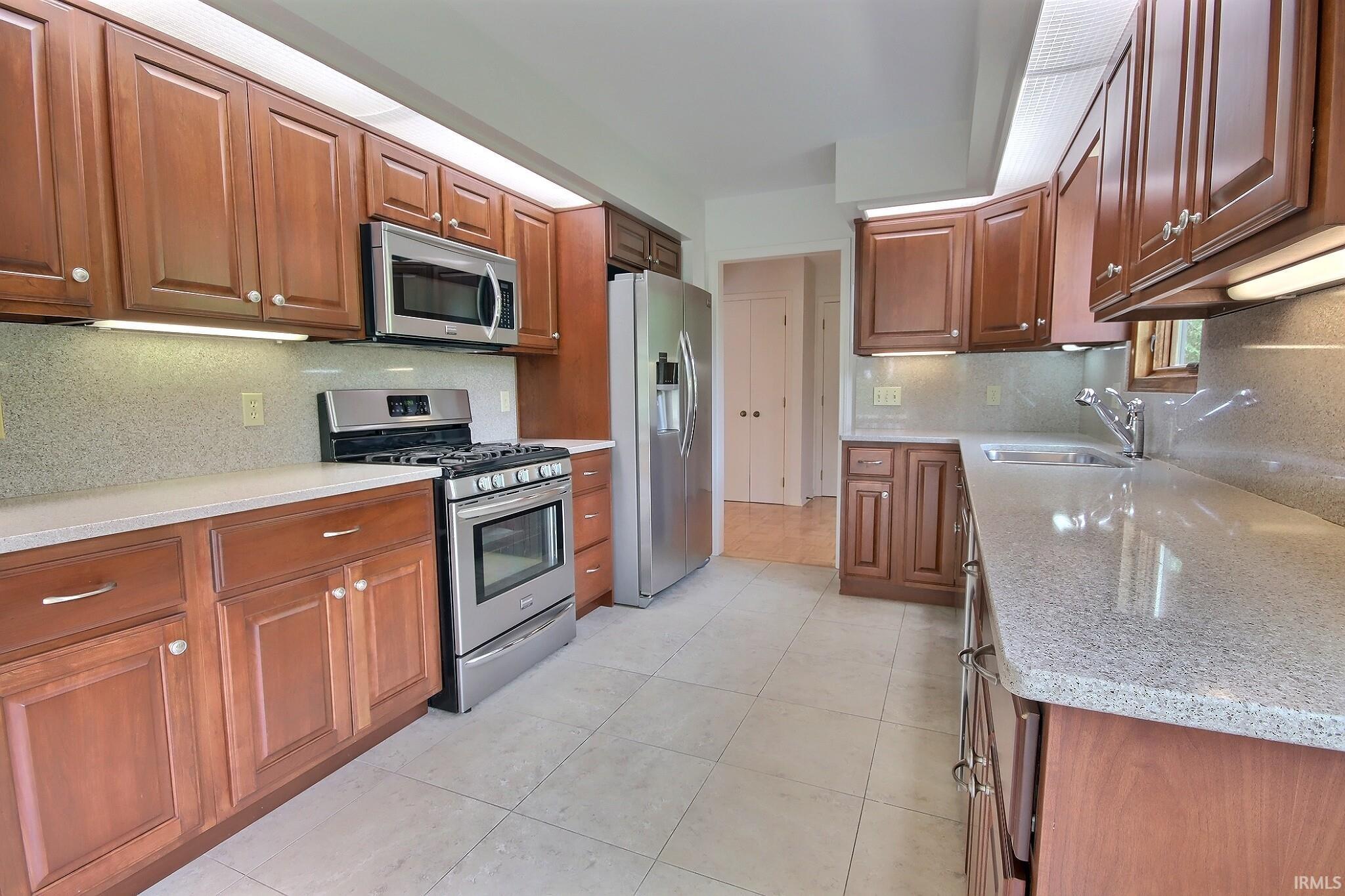 6716 Canal Pointe