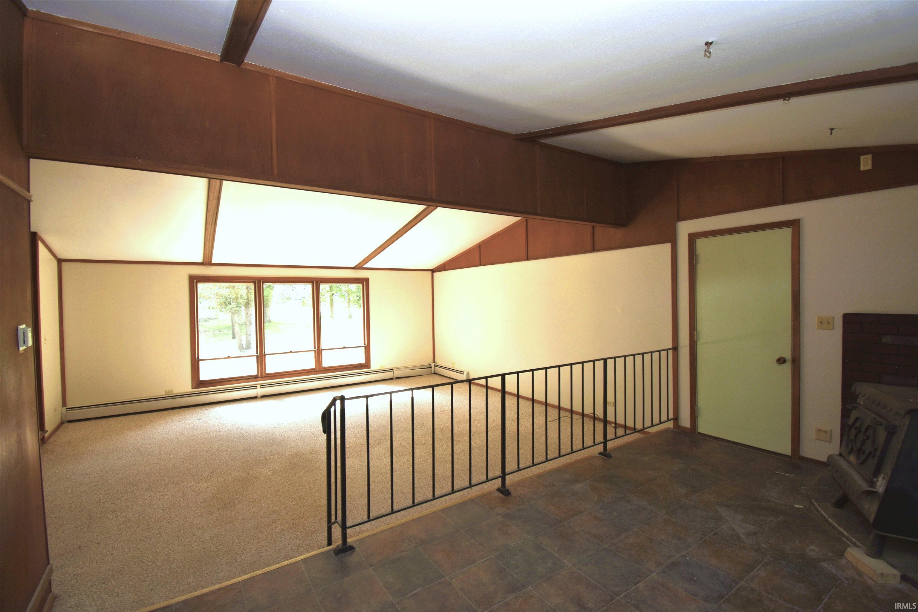 8332 525 West