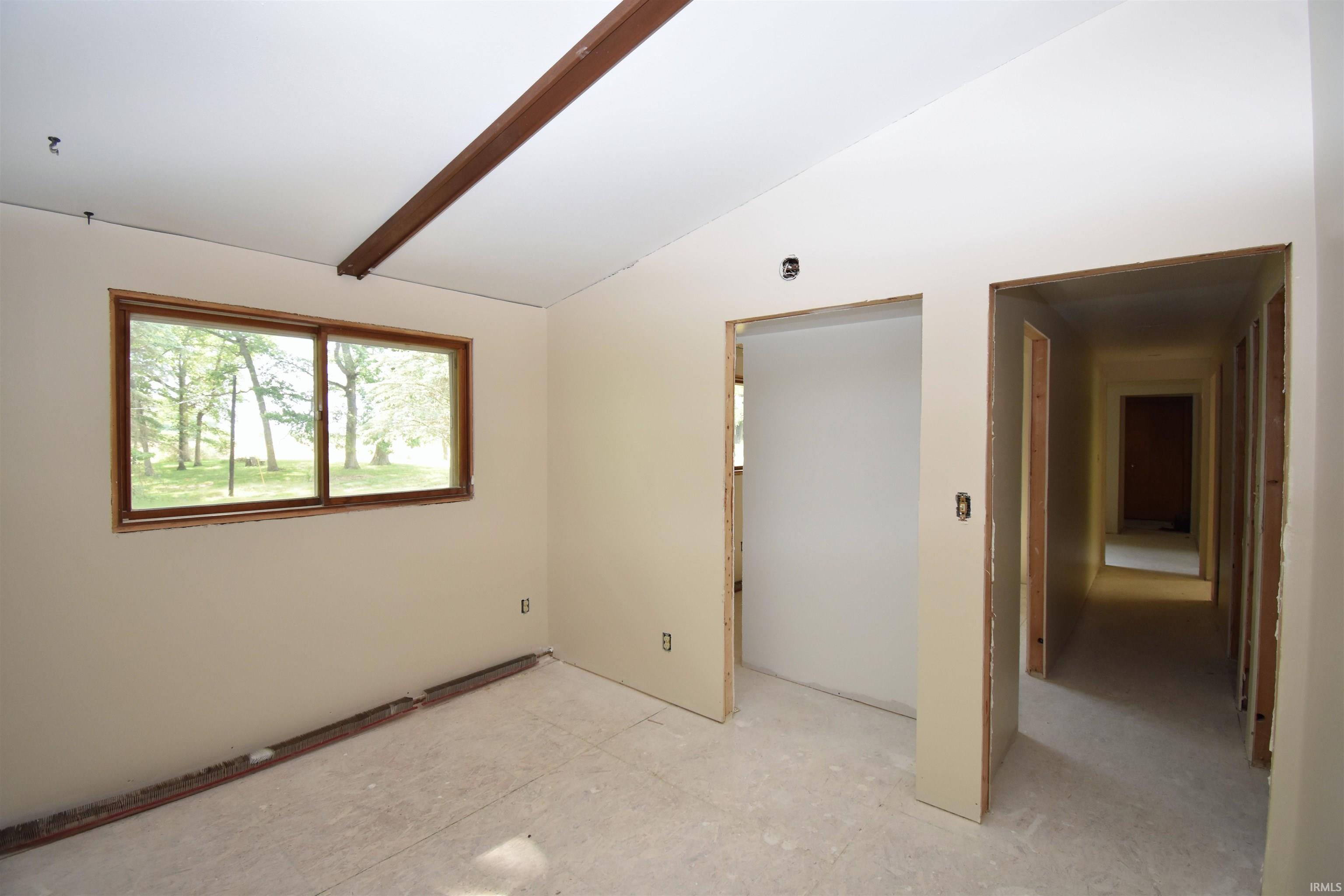 8332 525 West