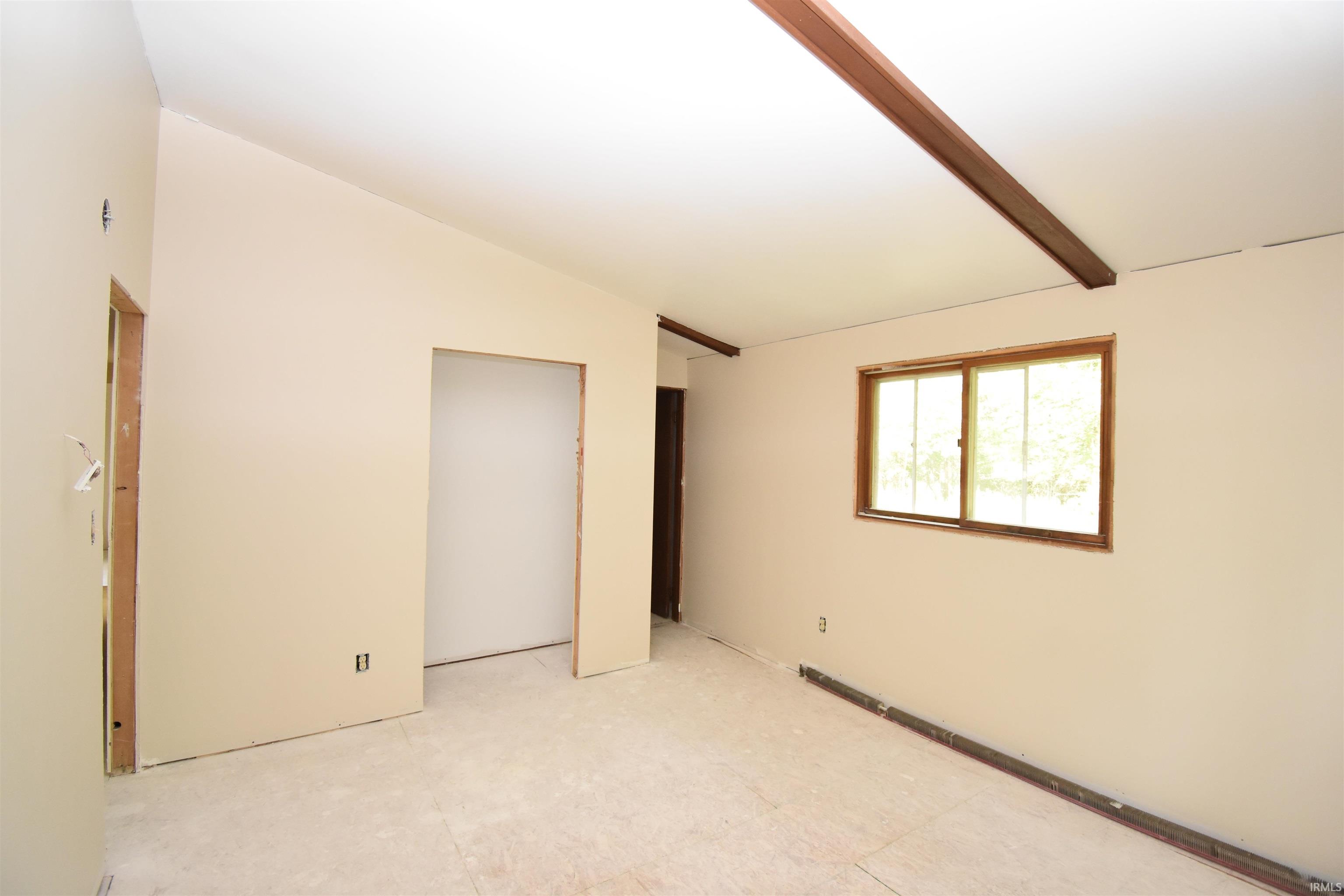 8332 525 West