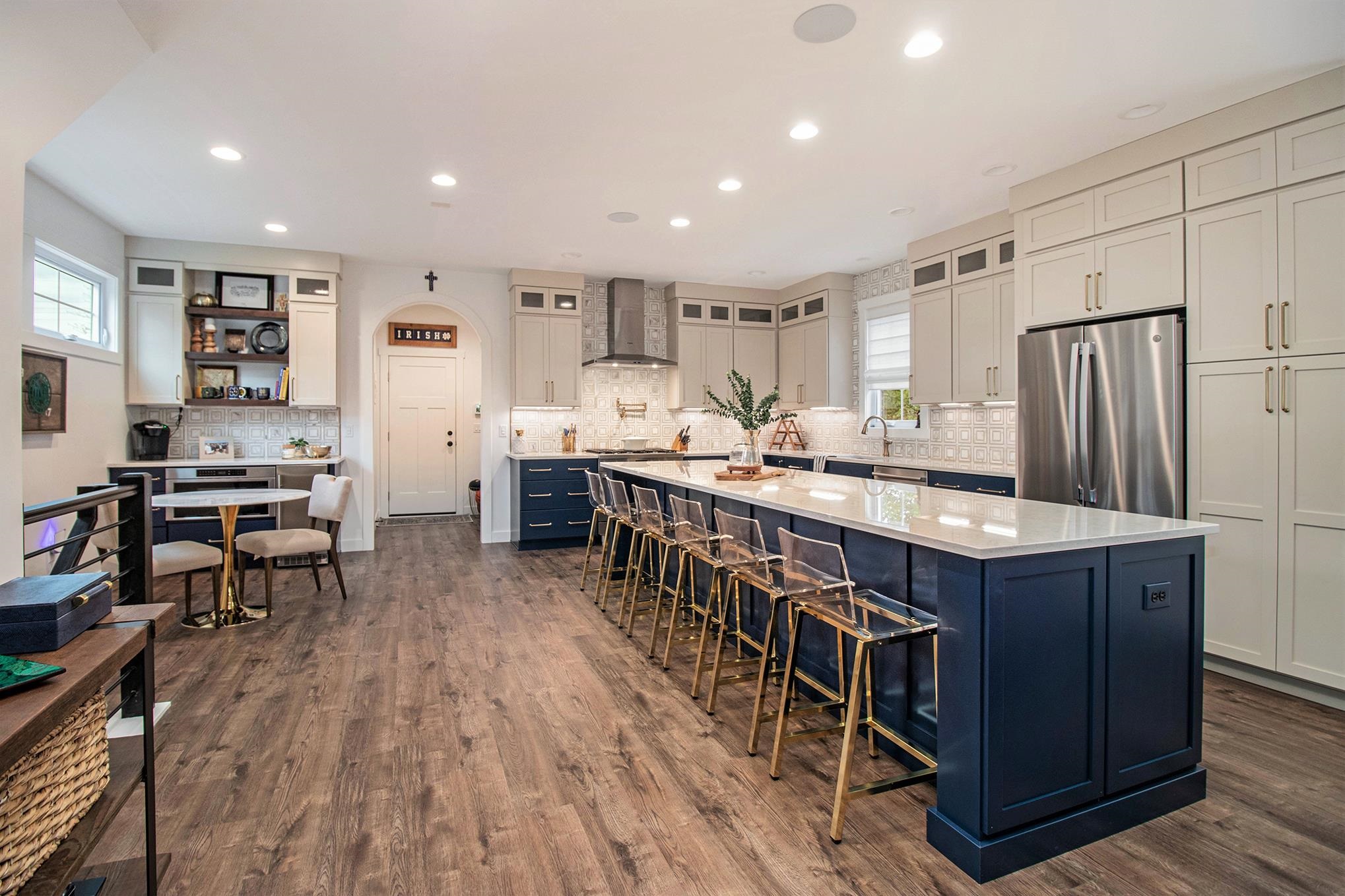 1123 Lawrence