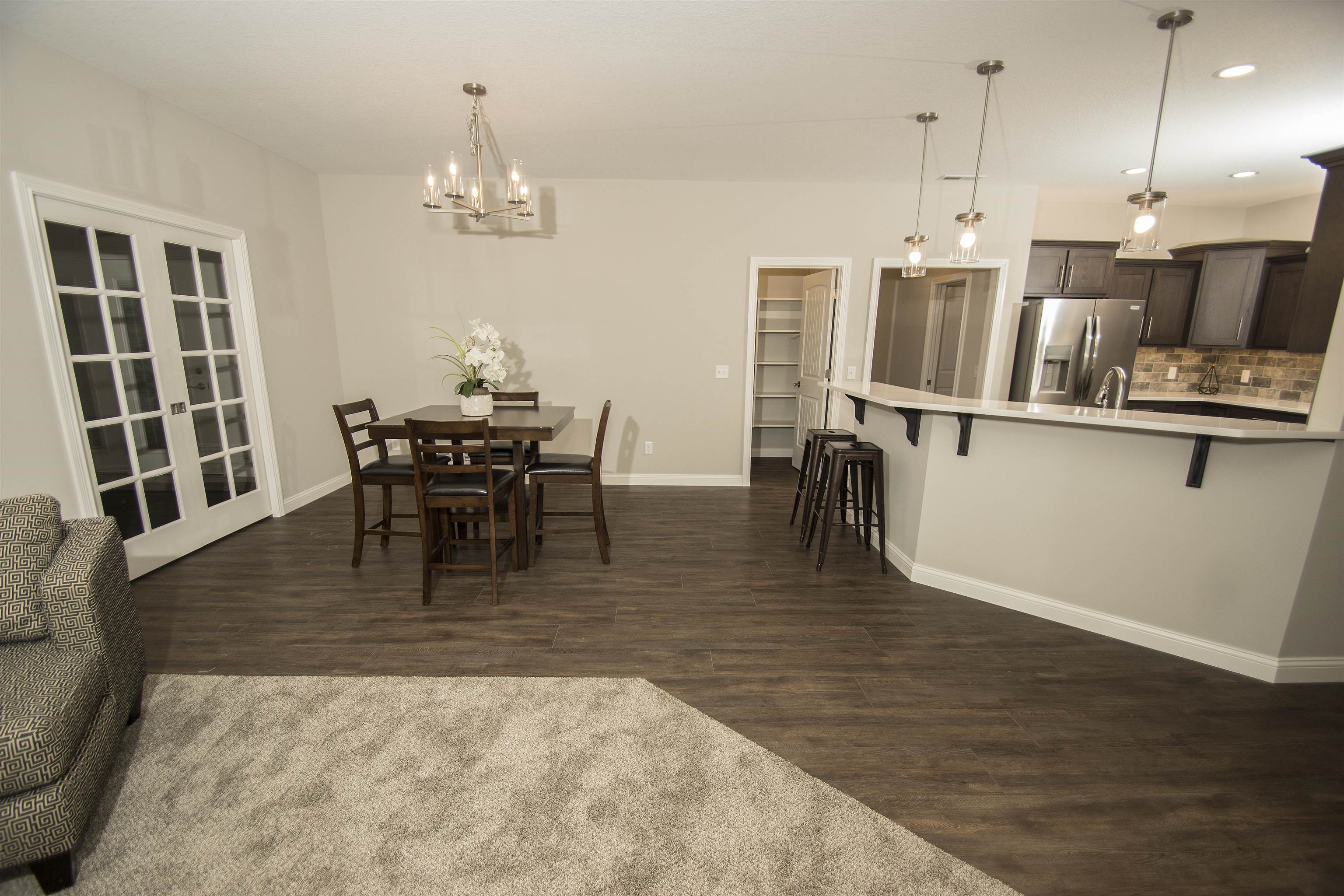 1122 Hathaway