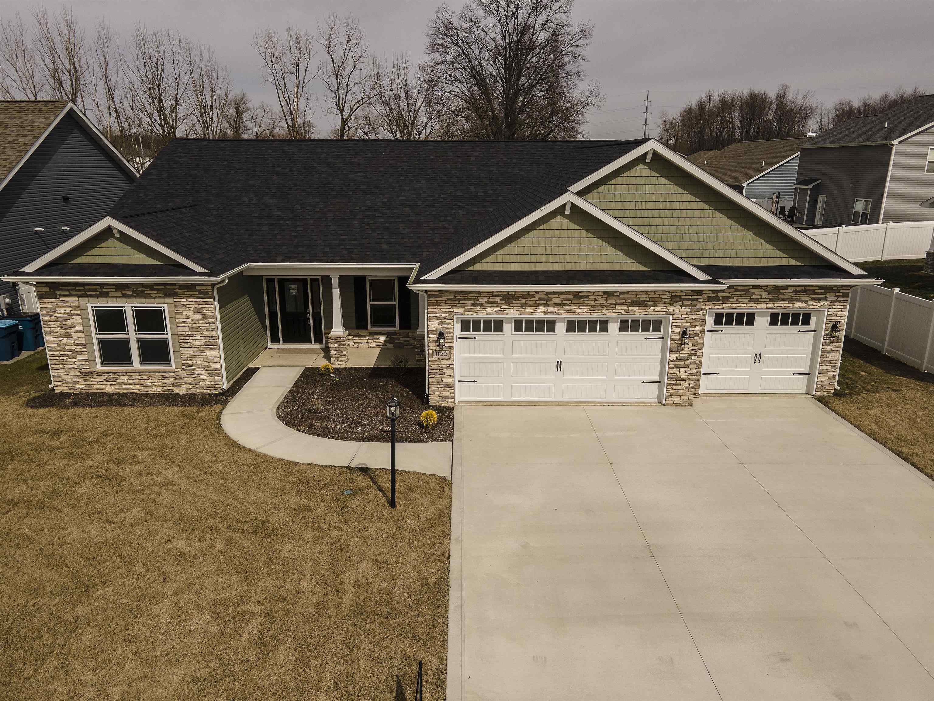 1122 Hathaway