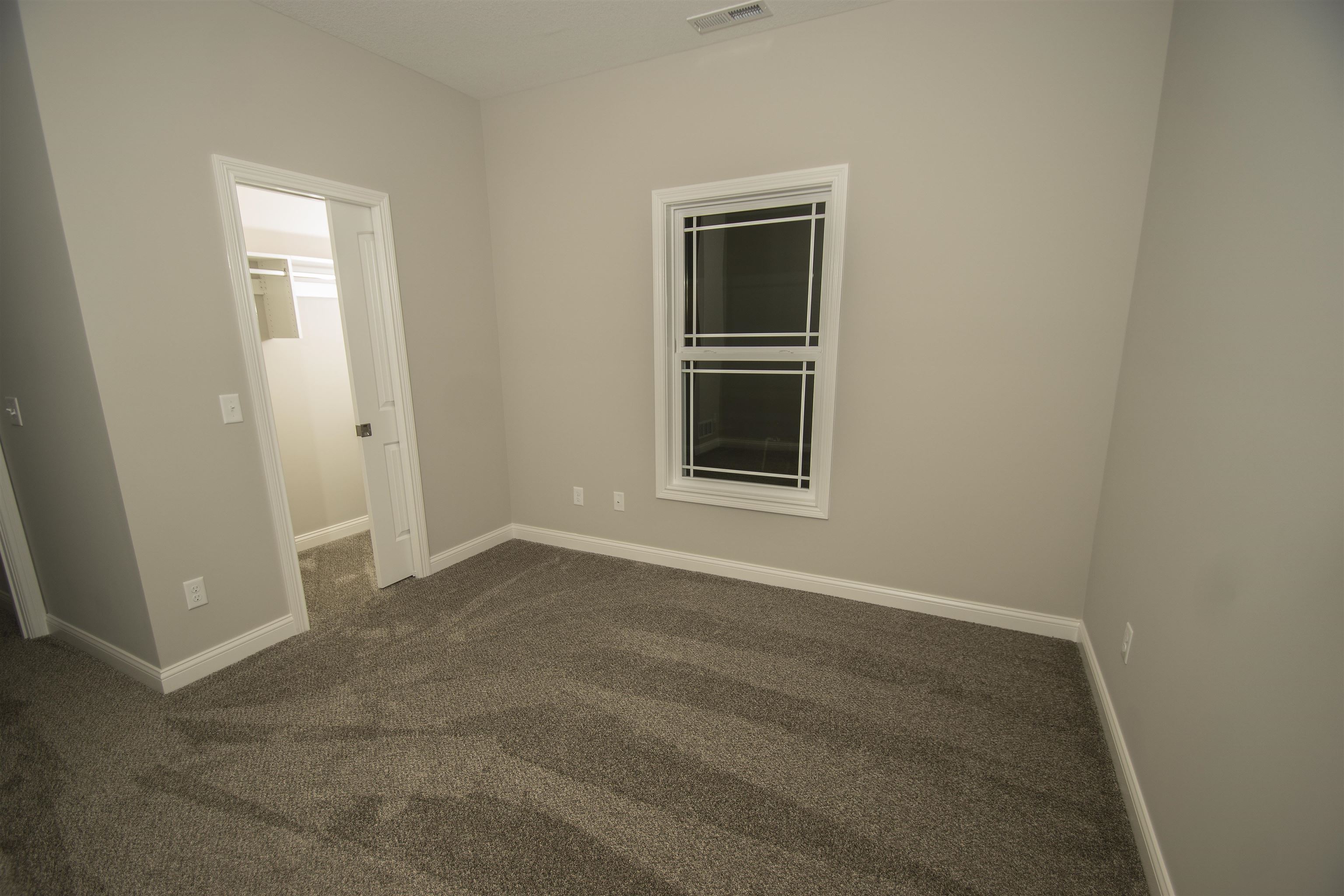 1122 Hathaway