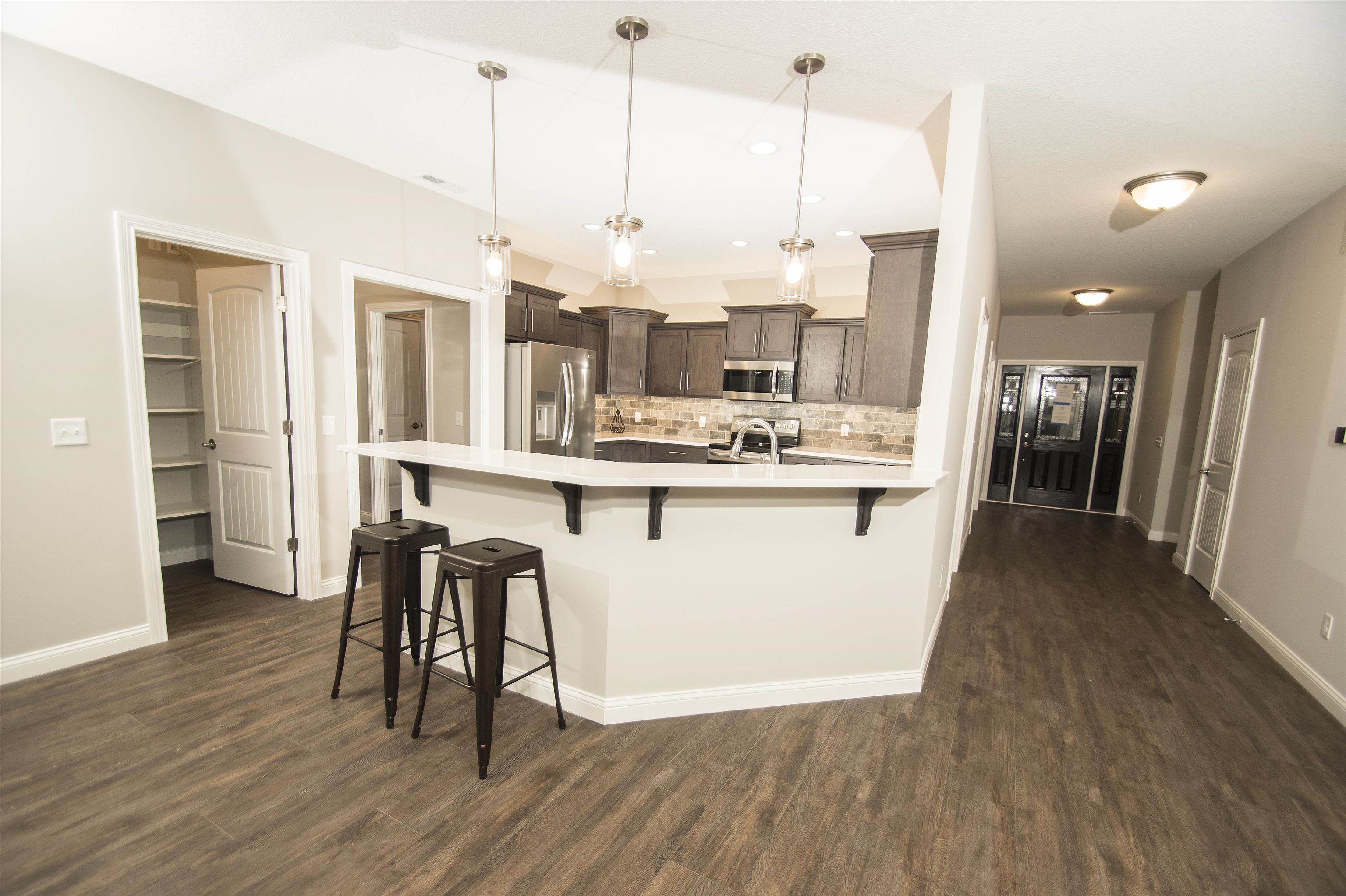 1122 Hathaway