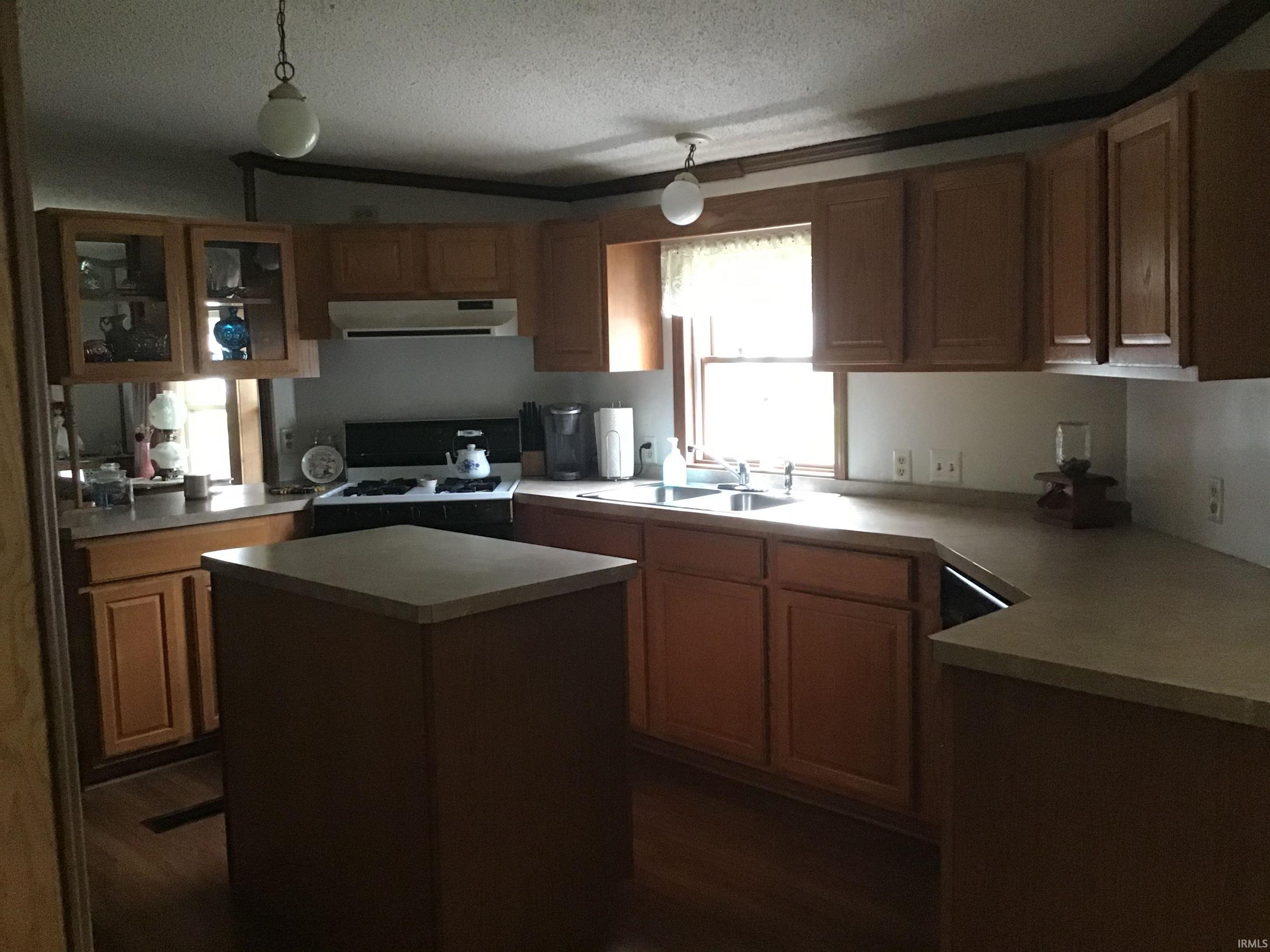 915 Falvey