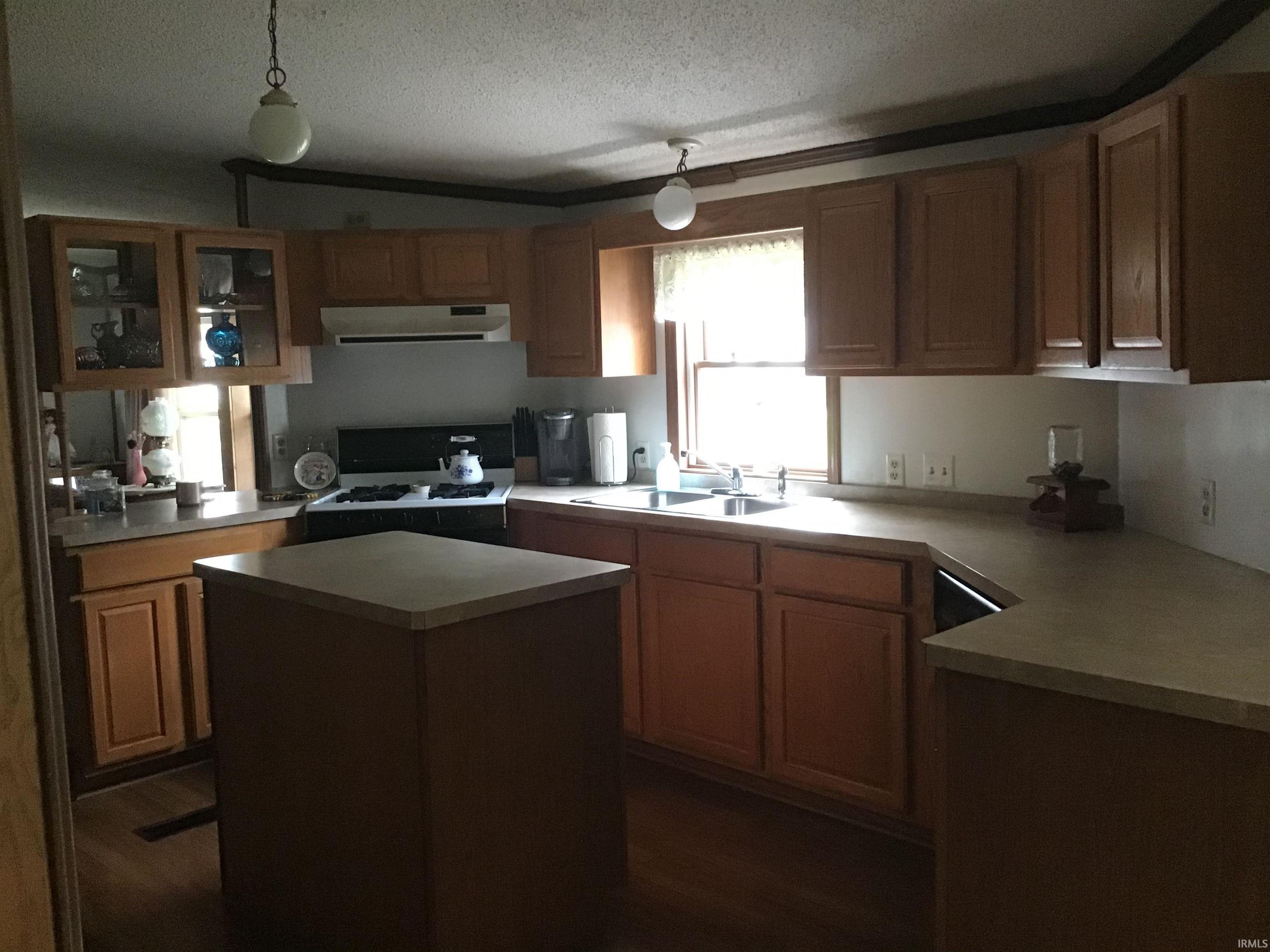 915 Falvey