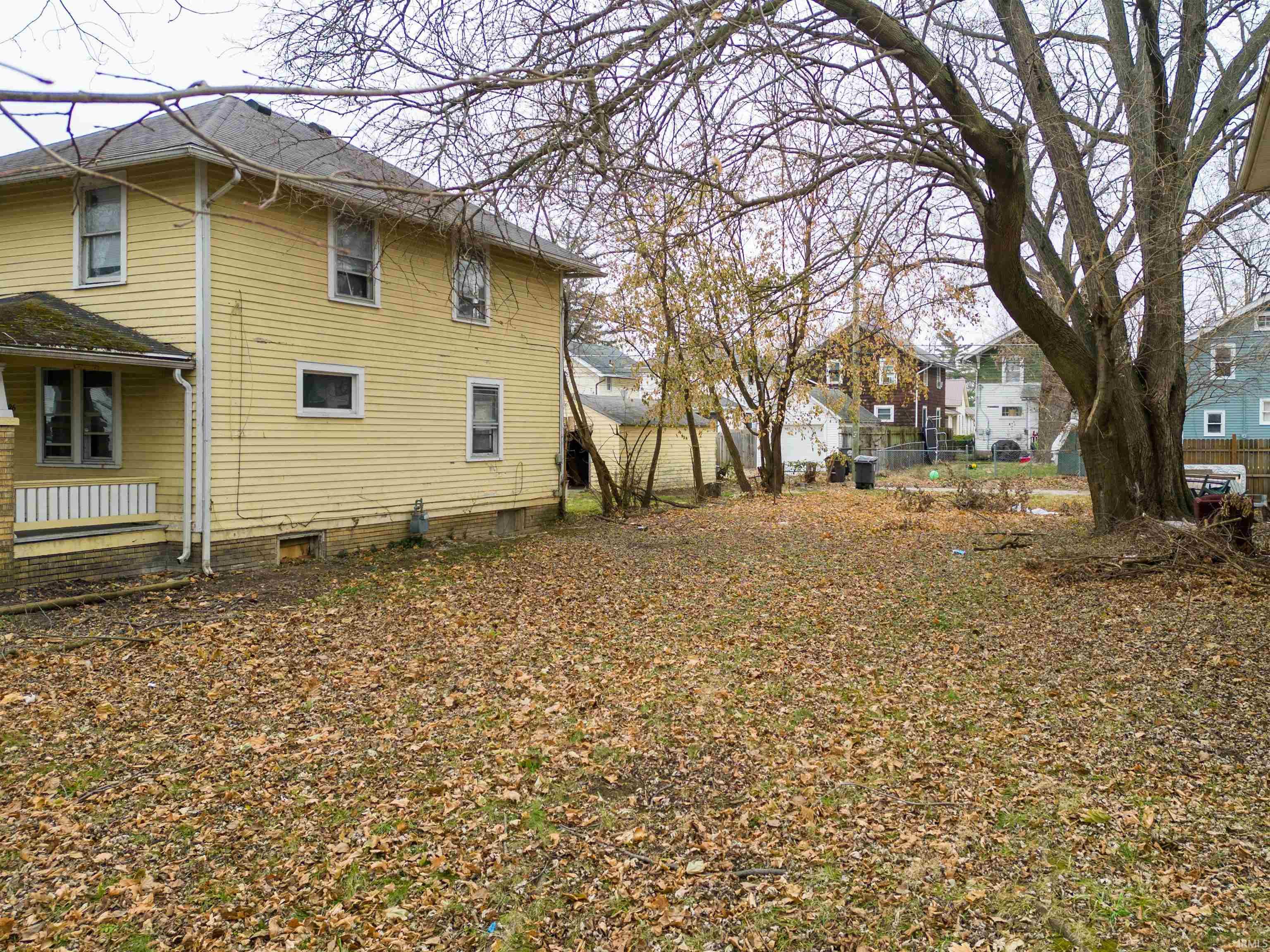 2122 Thompson
