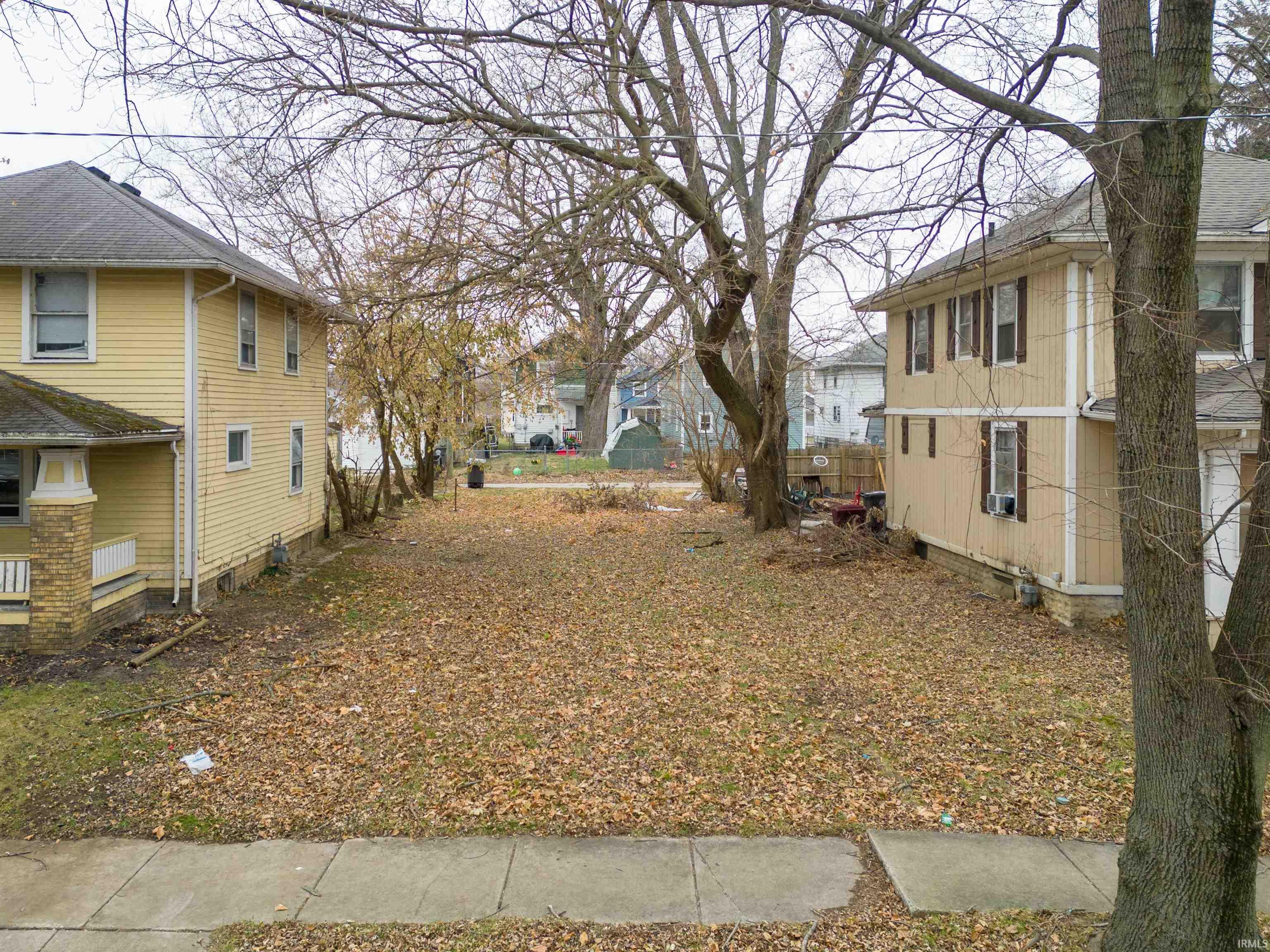 2122 Thompson