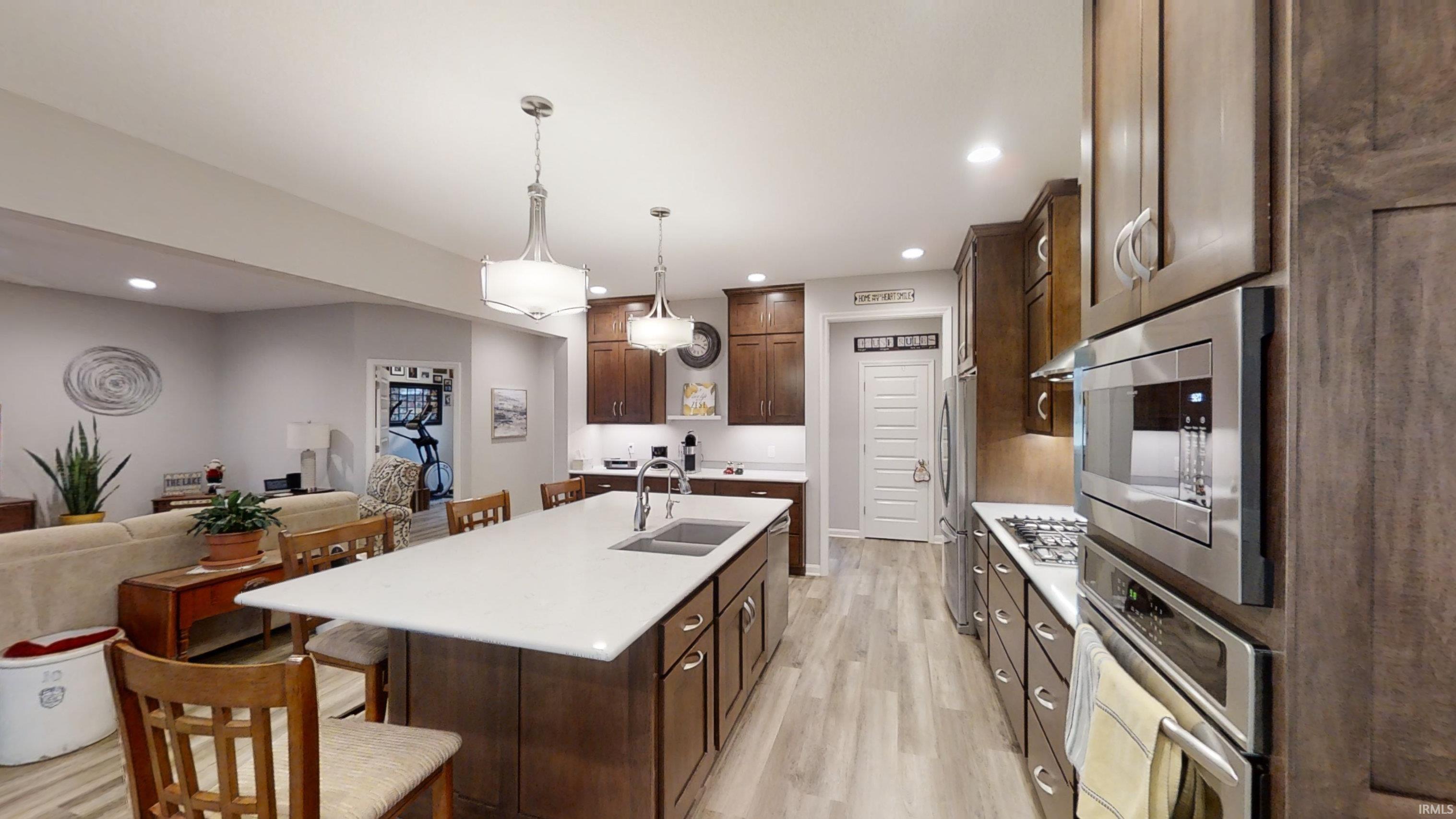 5425 Groveland