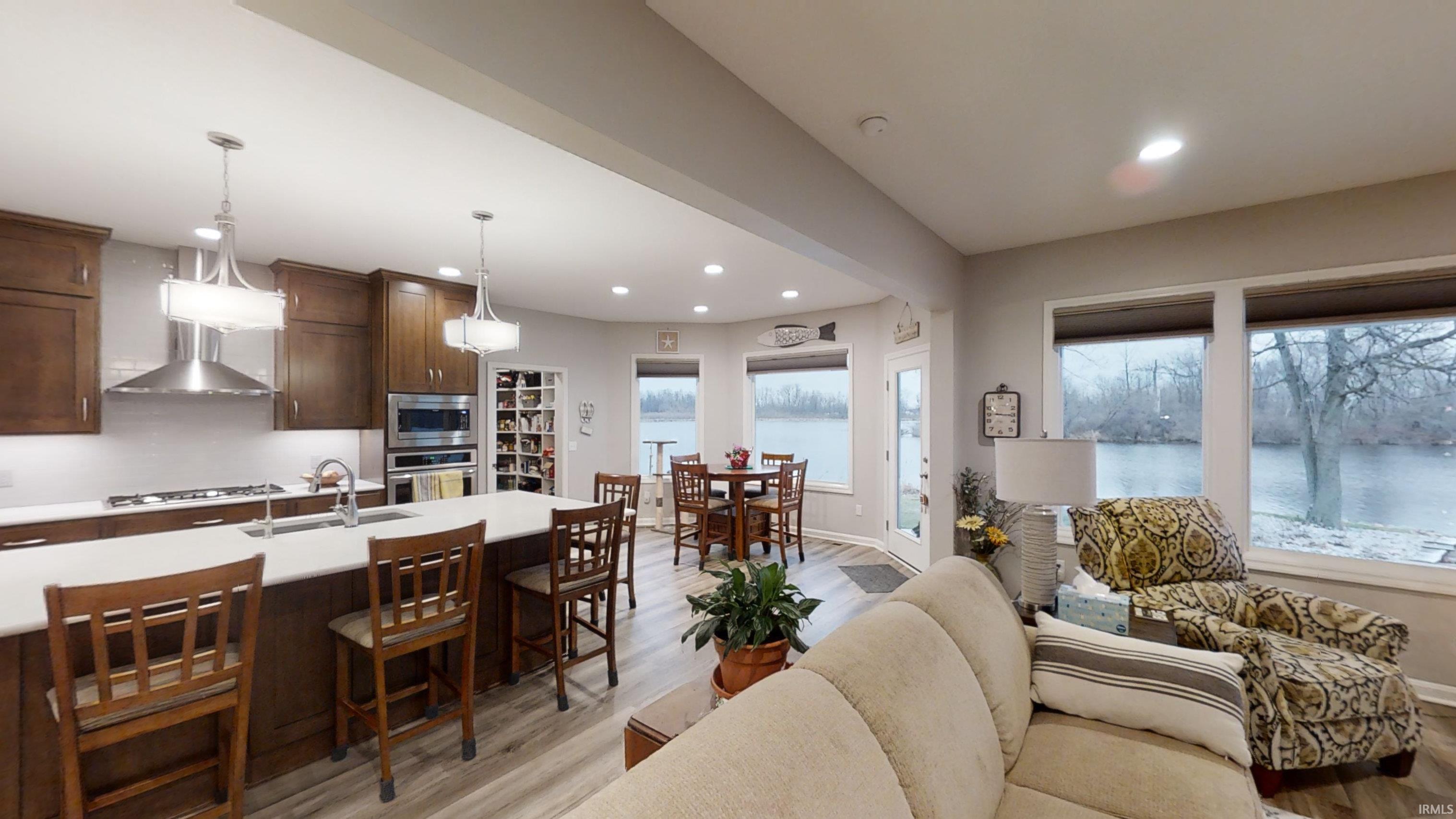 5425 Groveland
