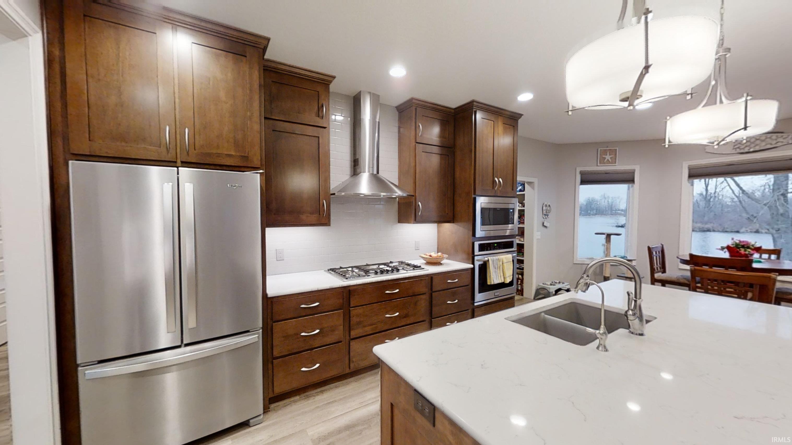 5425 Groveland