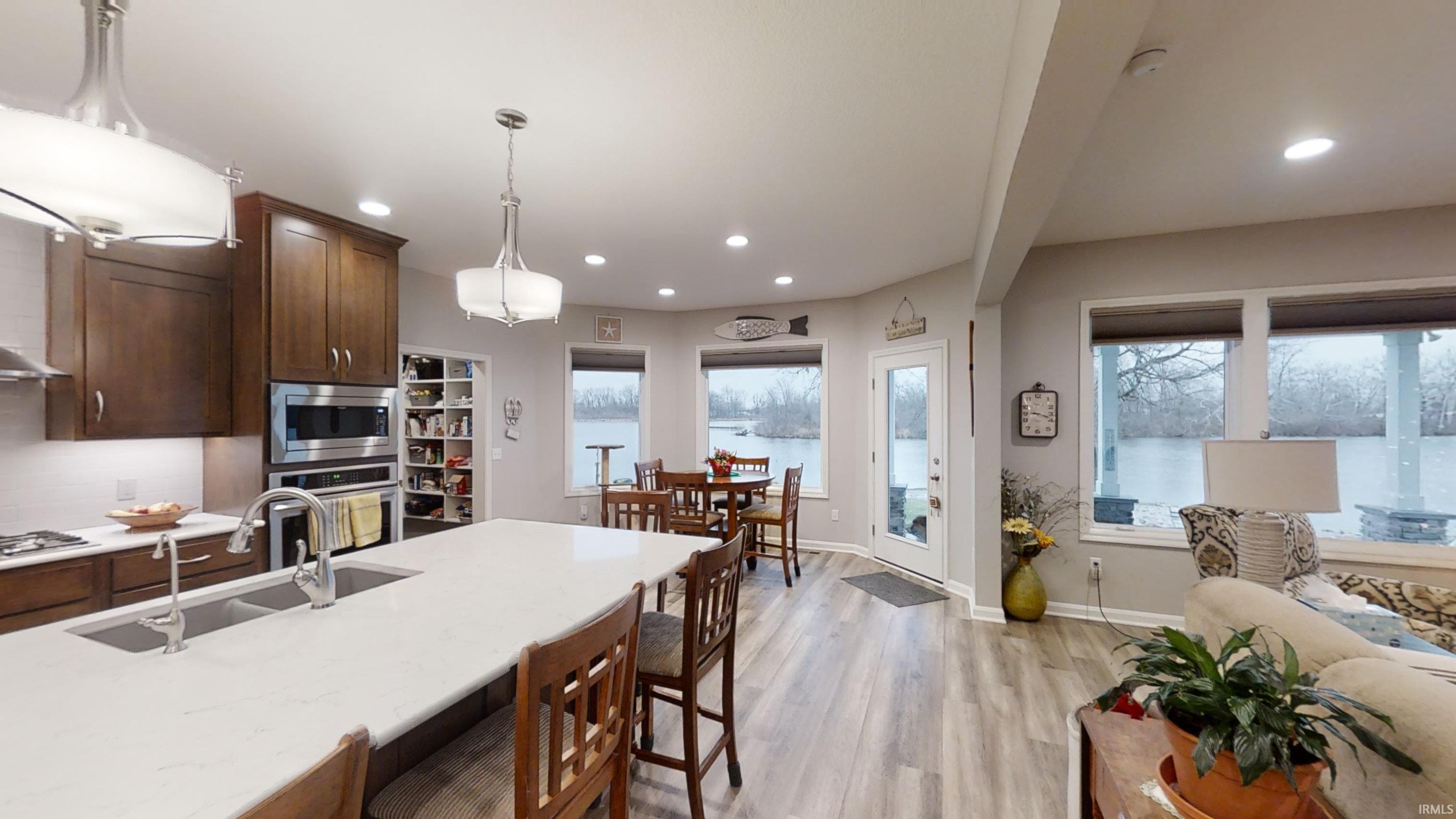 5425 Groveland