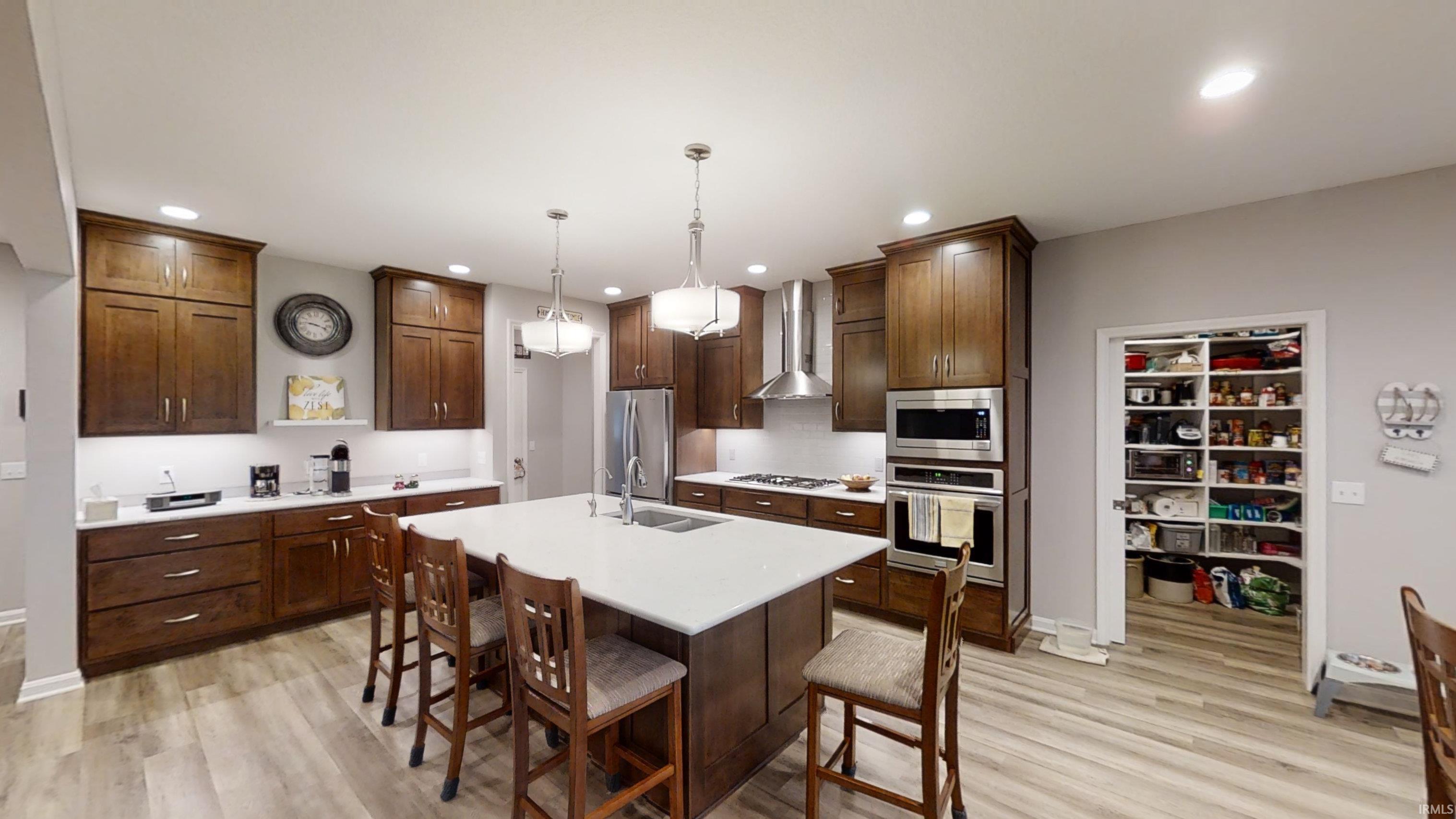 5425 Groveland