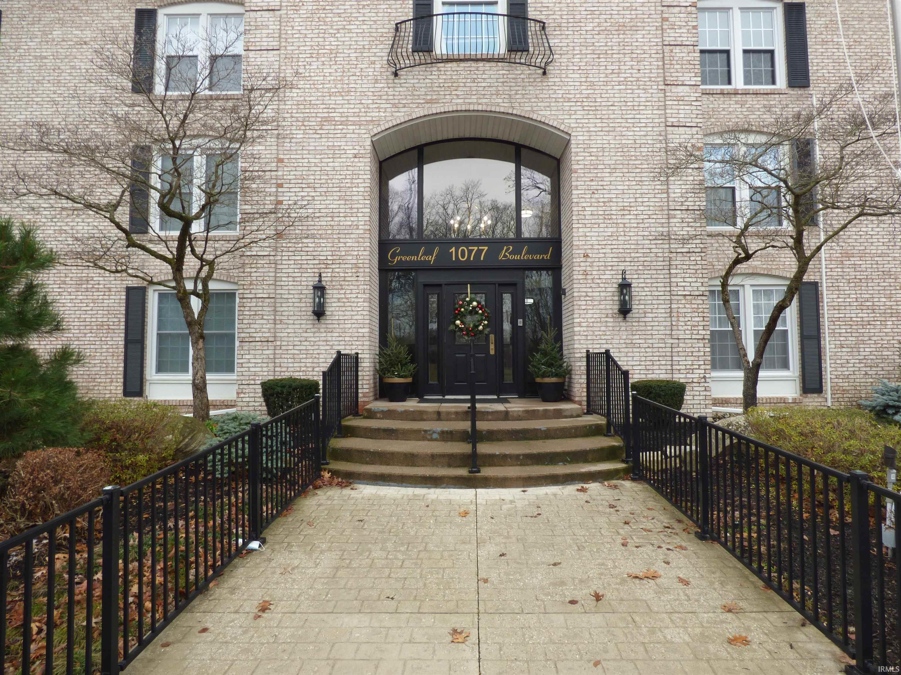 1077 Greenleaf, Apt 112