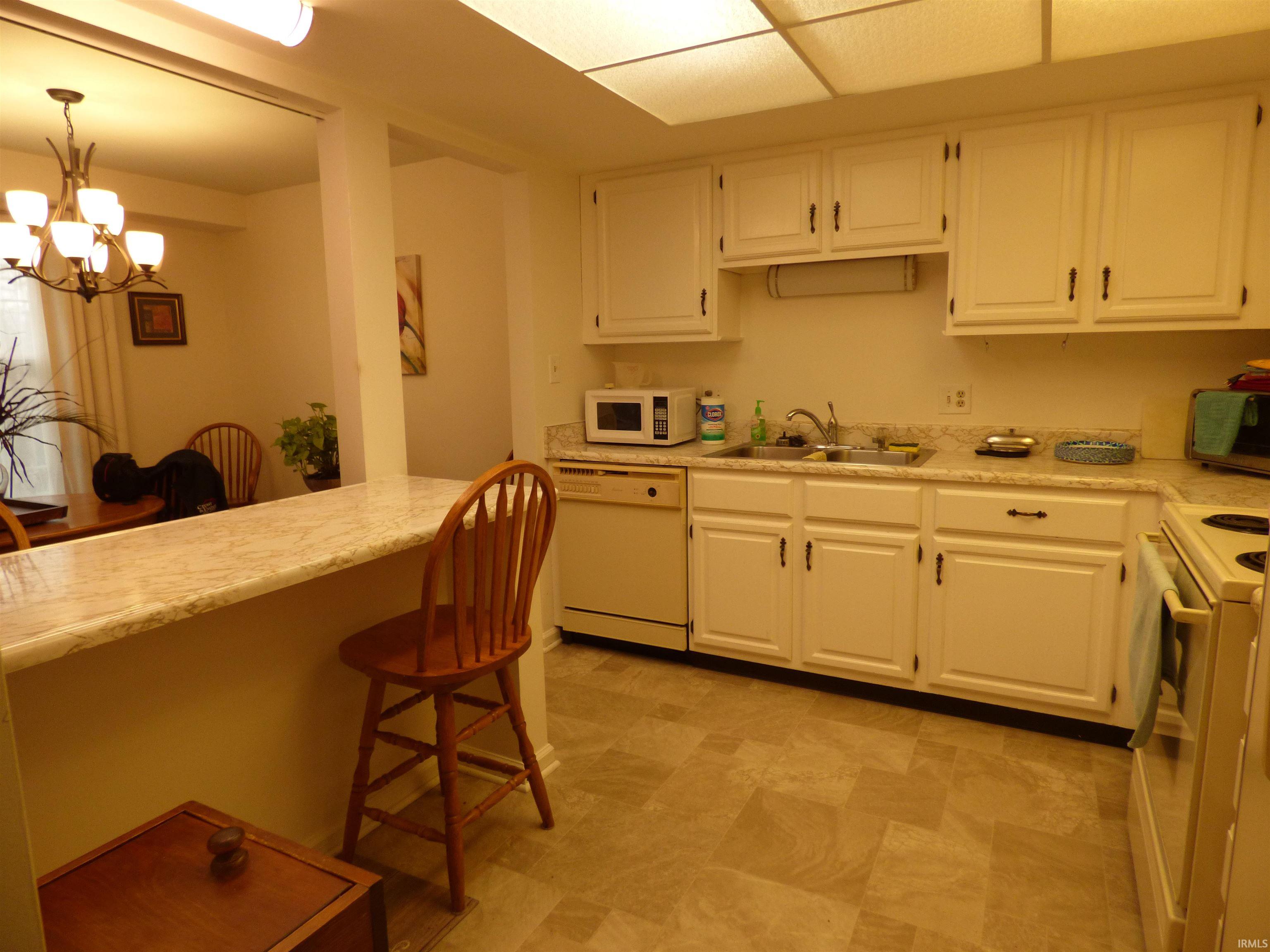 1077 Greenleaf, Apt 112