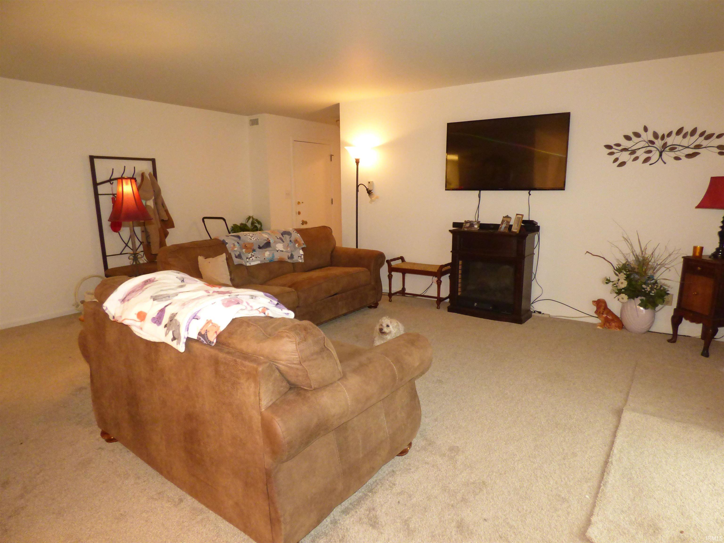 1077 Greenleaf, Apt 112