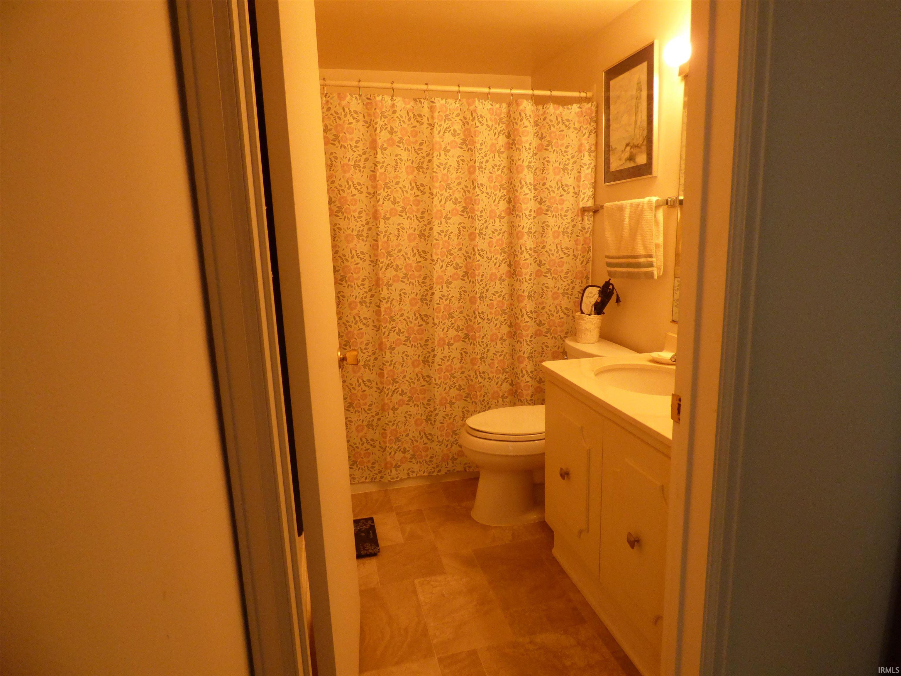 1077 Greenleaf, Apt 112
