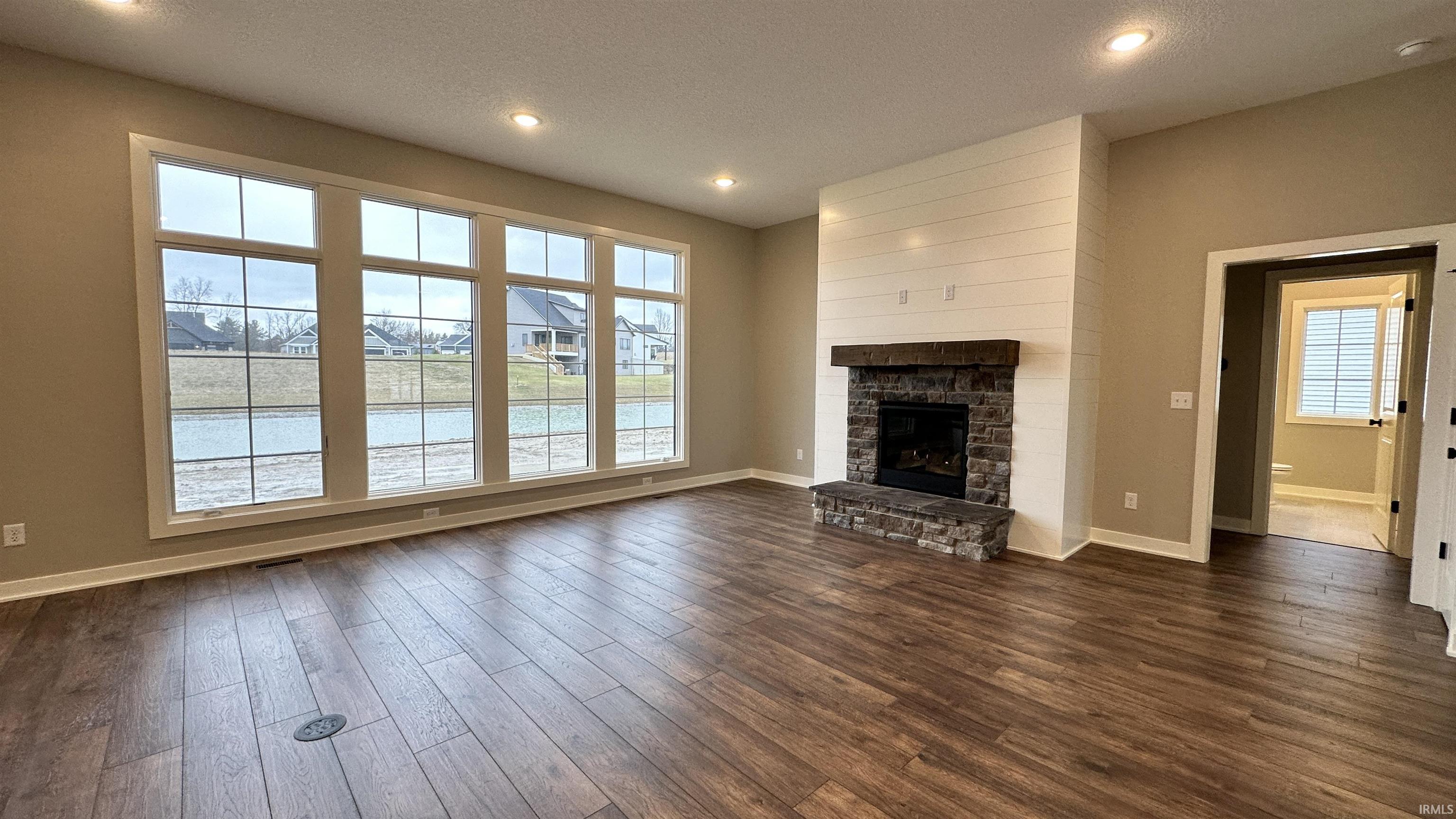 663 Sandringham, Apt 21 Balmoral