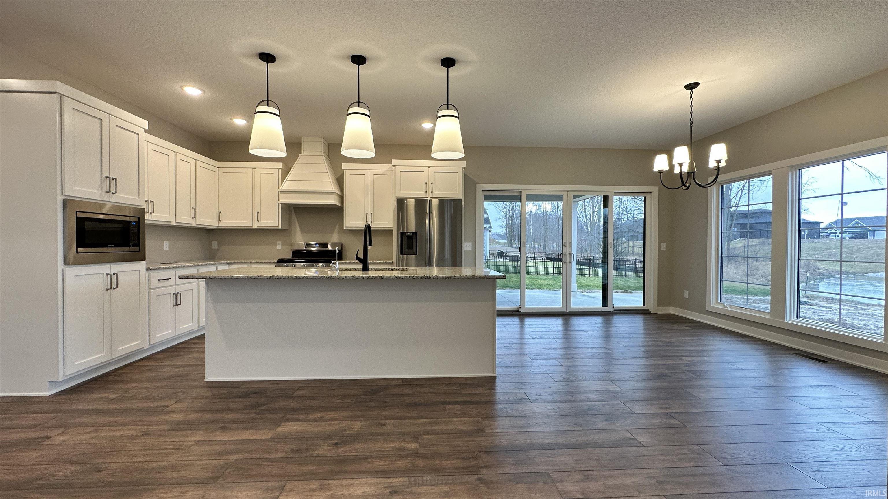 663 Sandringham, Apt 21 Balmoral