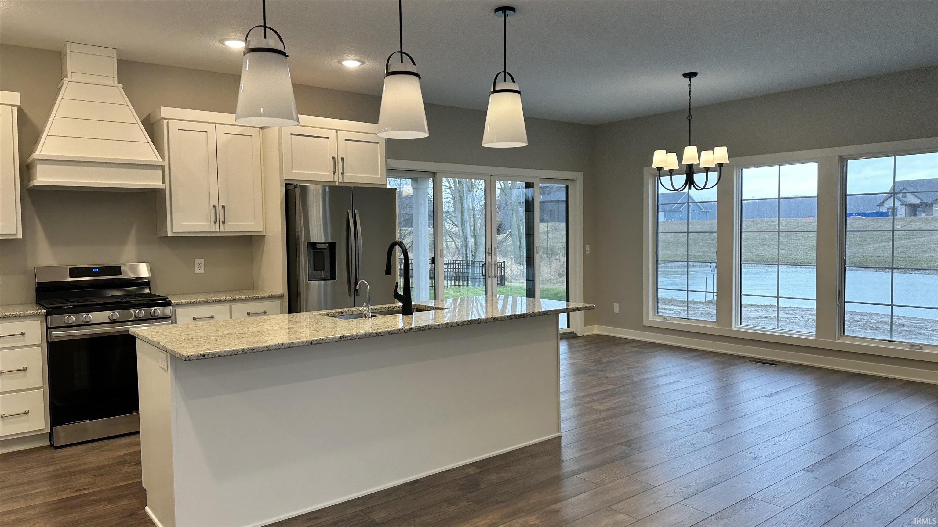 663 Sandringham, Apt 21 Balmoral
