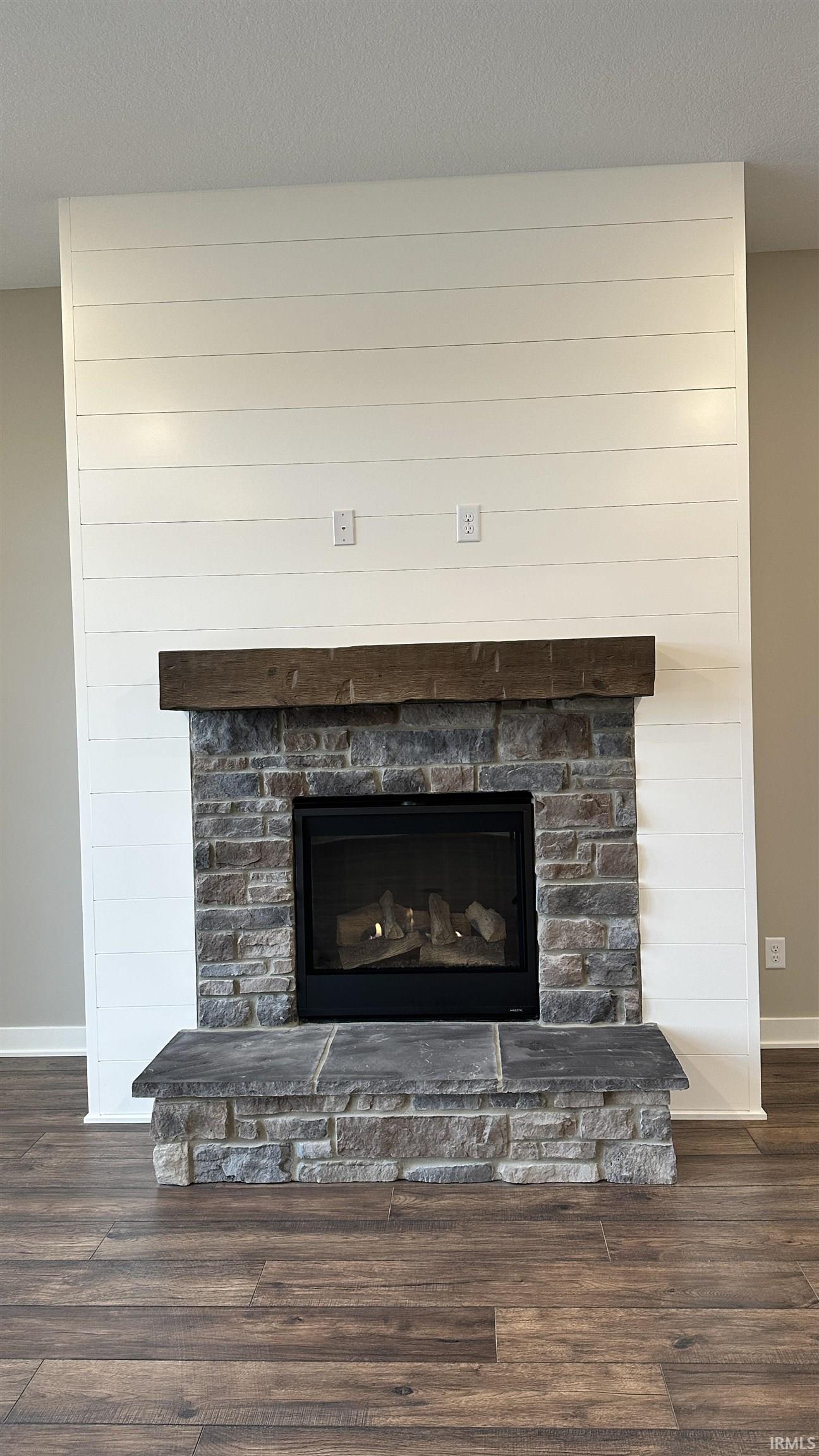 663 Sandringham, Apt 21 Balmoral