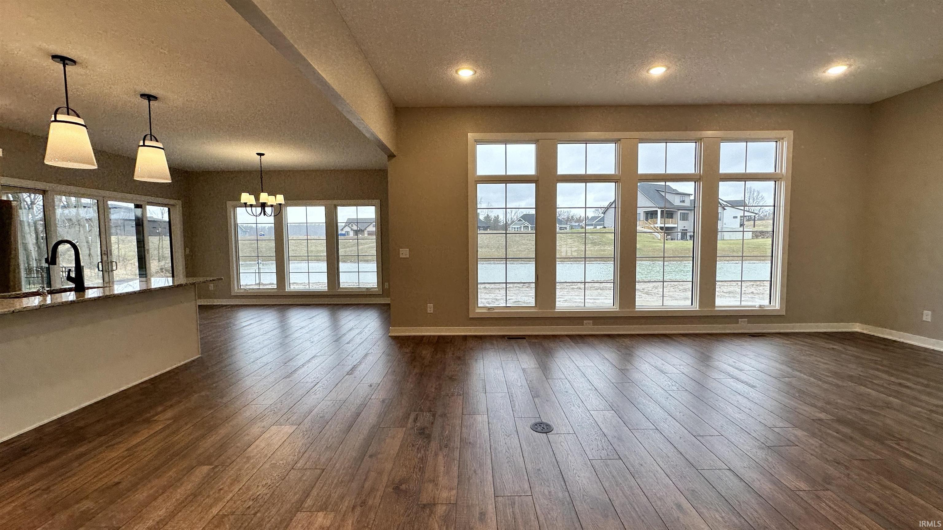 663 Sandringham, Apt 21 Balmoral