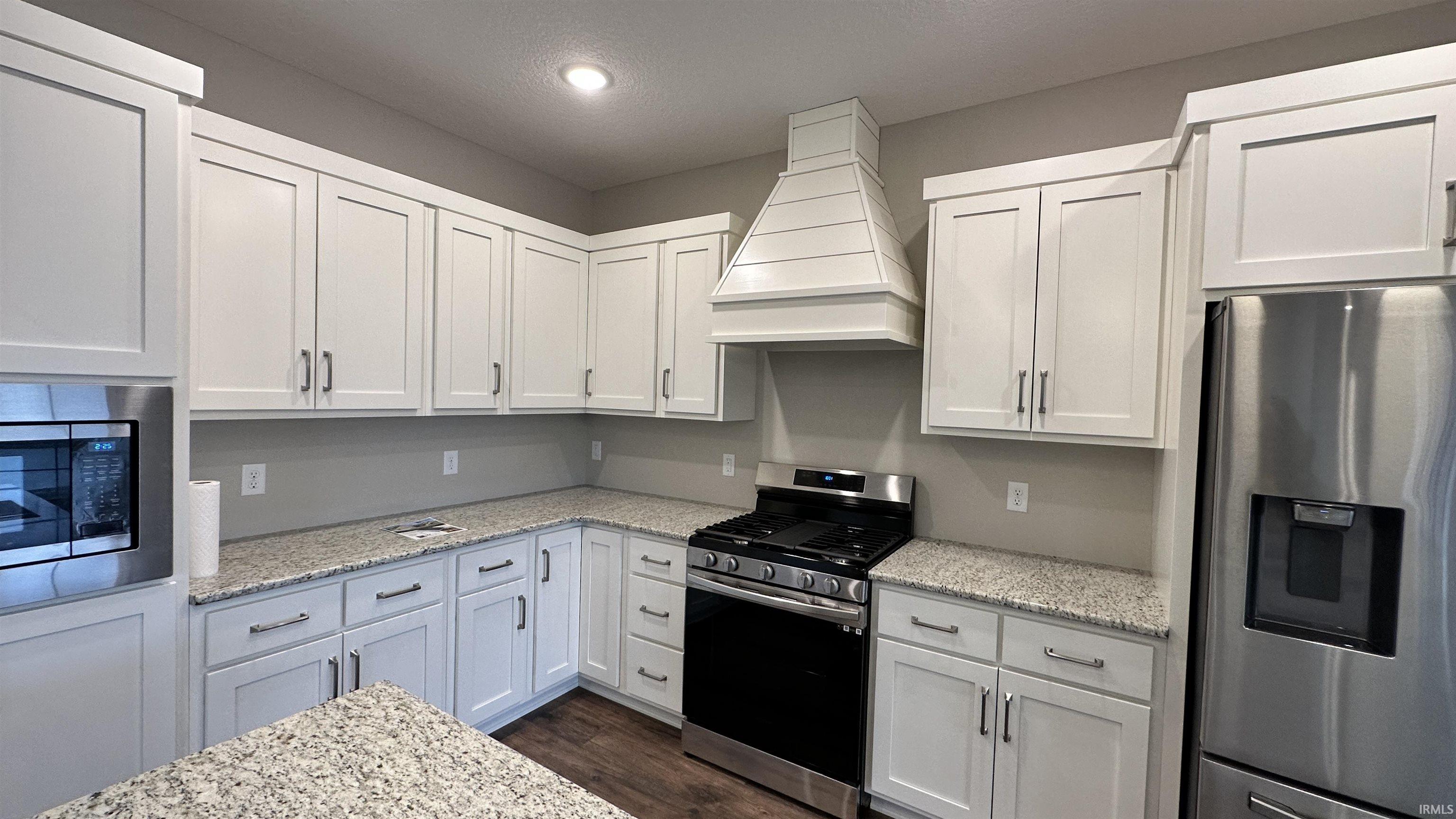 663 Sandringham, Apt 21 Balmoral