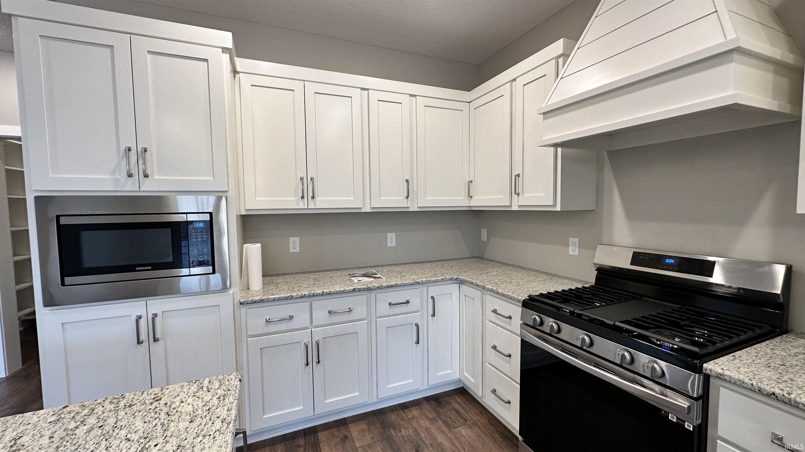 663 Sandringham, Apt 21 Balmoral
